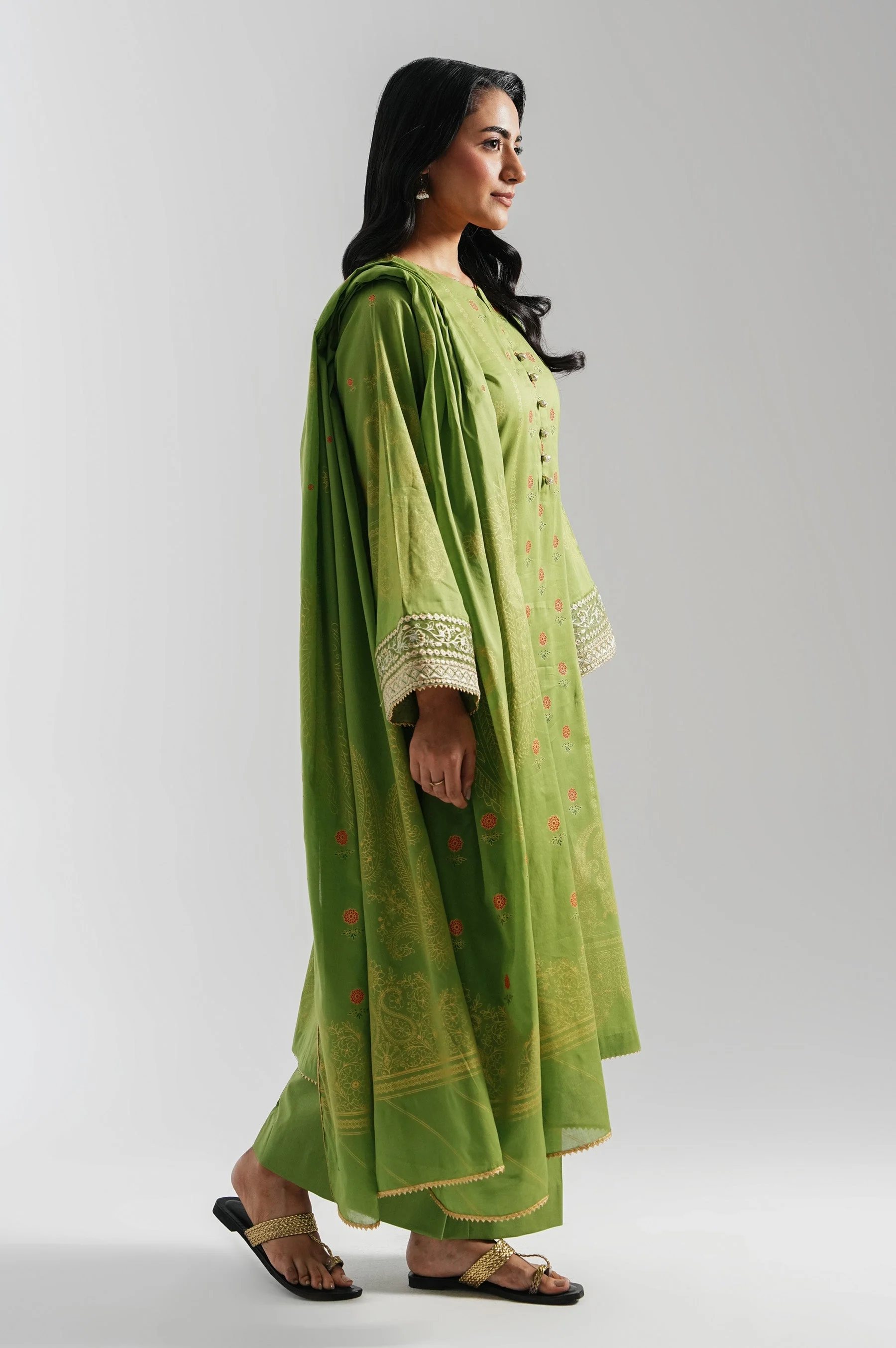STITCHED EMBROIDERED LAWN SUIT (FACTORY E-OUTLET) - Image 5