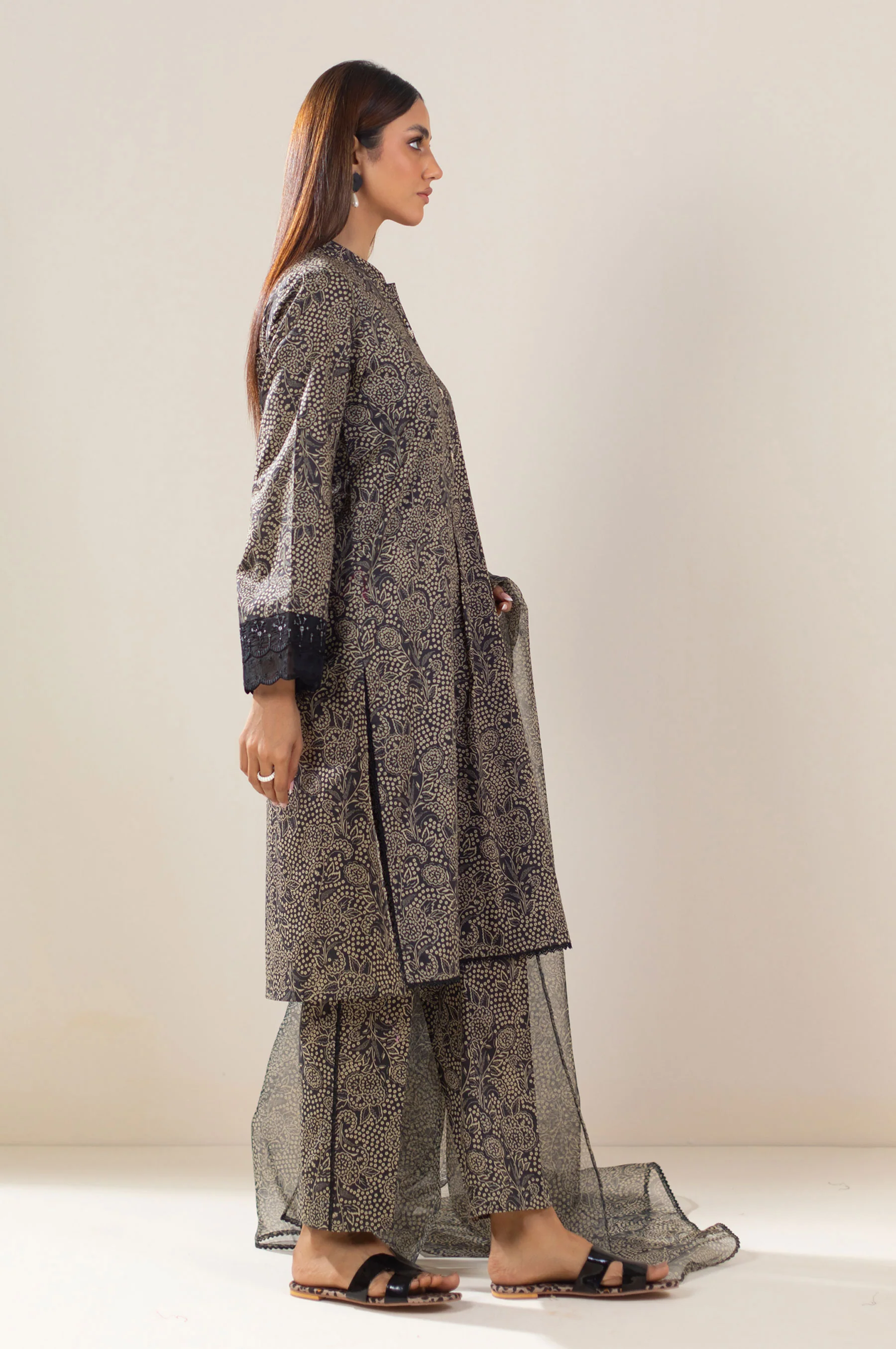 Stitched 3 Piece Embroidered Lawn Suit - Image 4