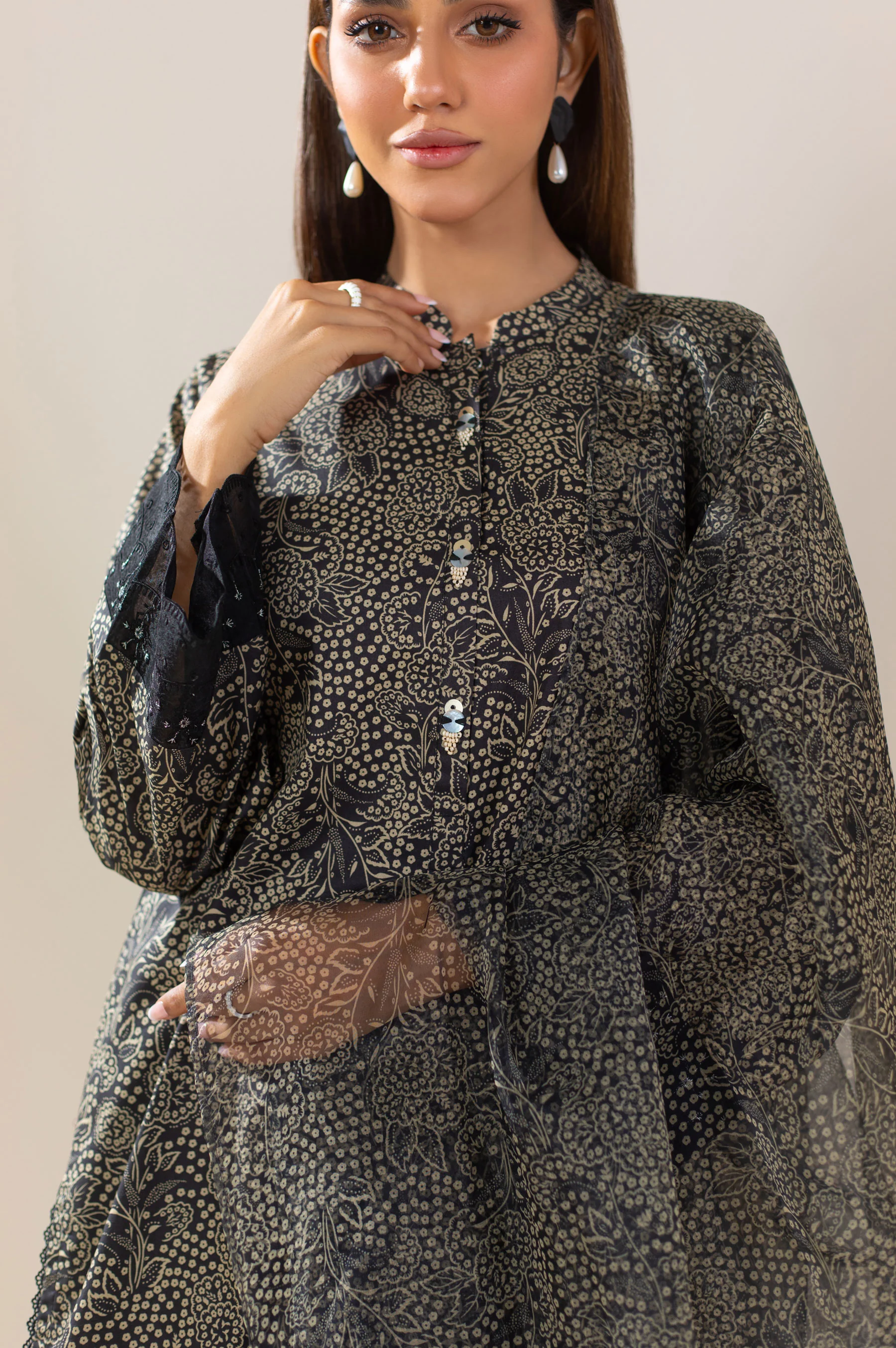 Stitched 3 Piece Embroidered Lawn Suit - Image 6