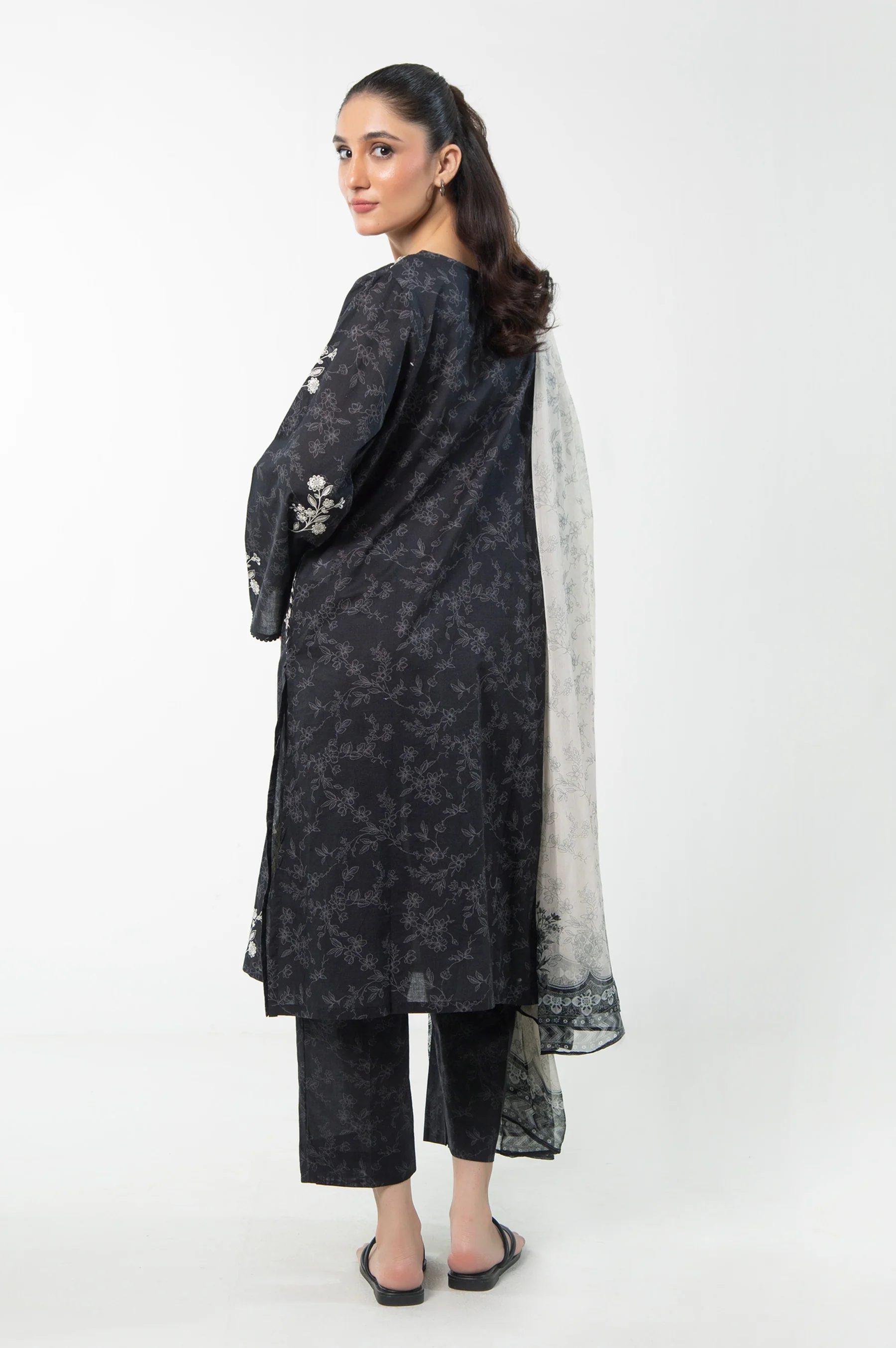 STITCHED EMBROIDERED SLUB LAWN SUIT - Image 4