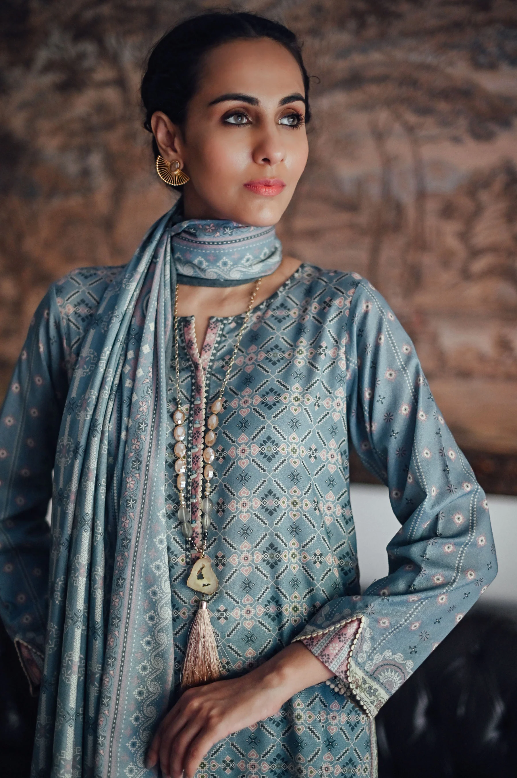 Stitched 3 Piece Printed Karandi Suit - Image 4