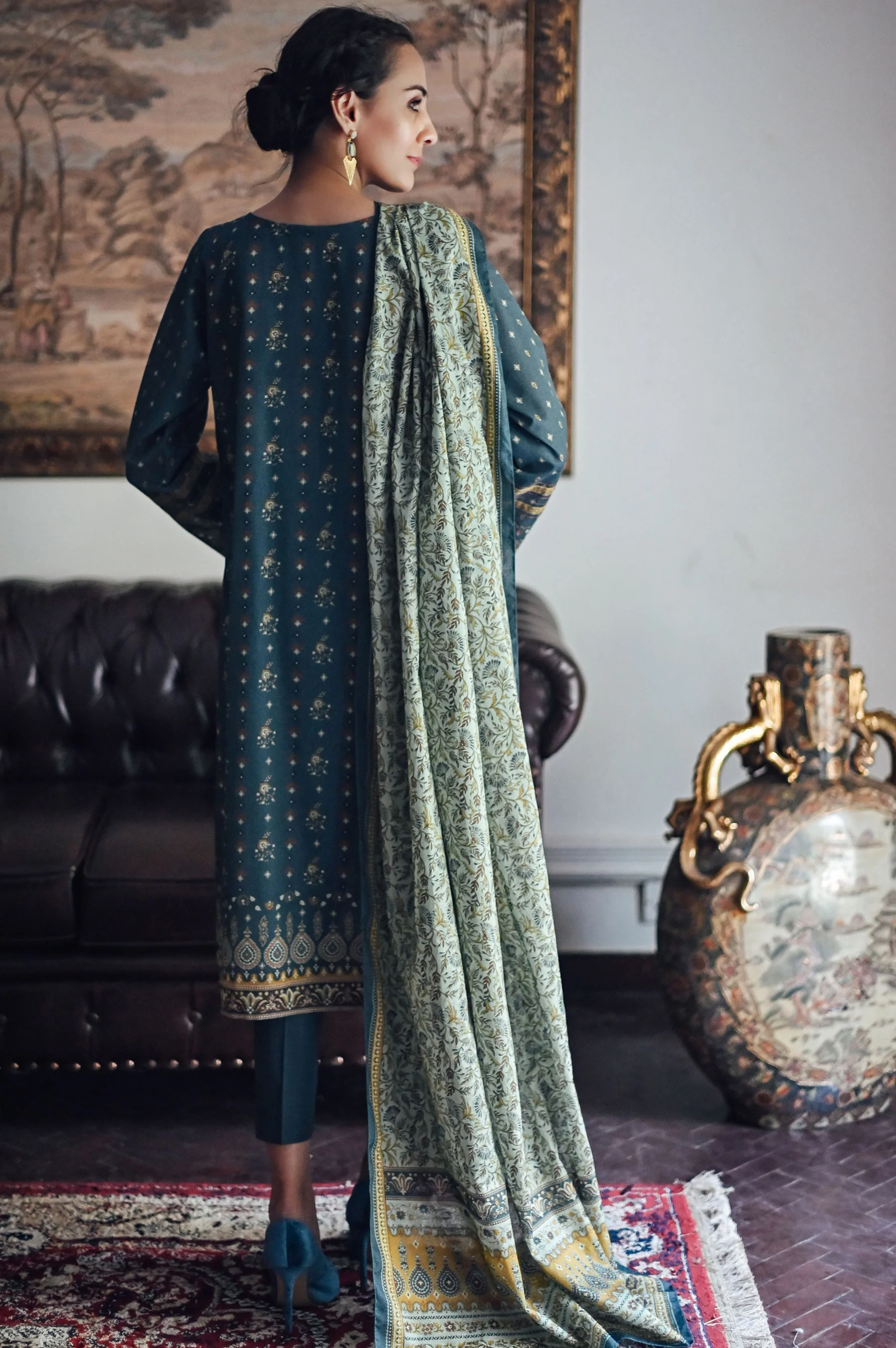 Stitched 3 Piece Printed Karandi Suit - Image 3