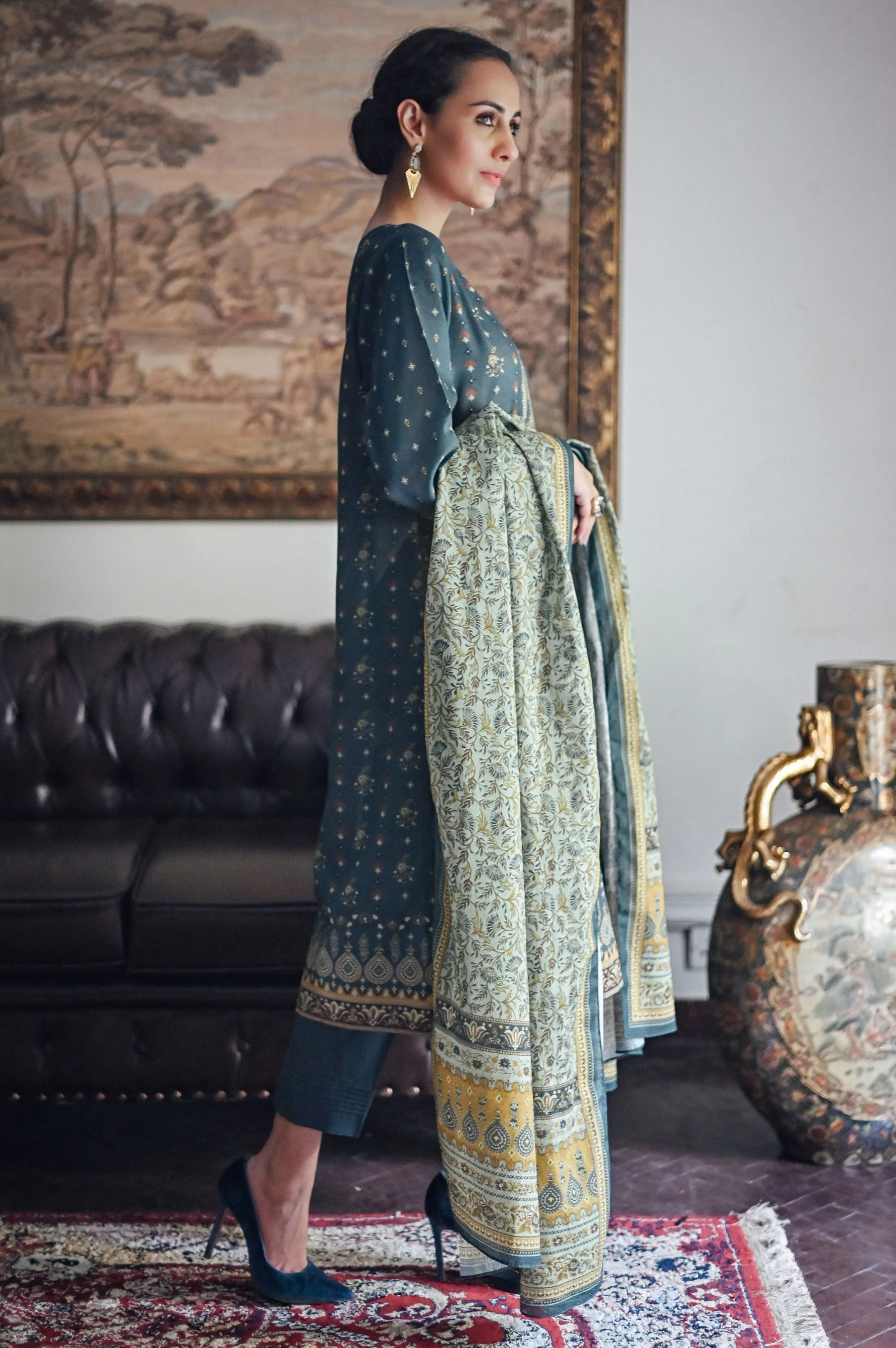 Stitched 3 Piece Printed Karandi Suit - Image 5