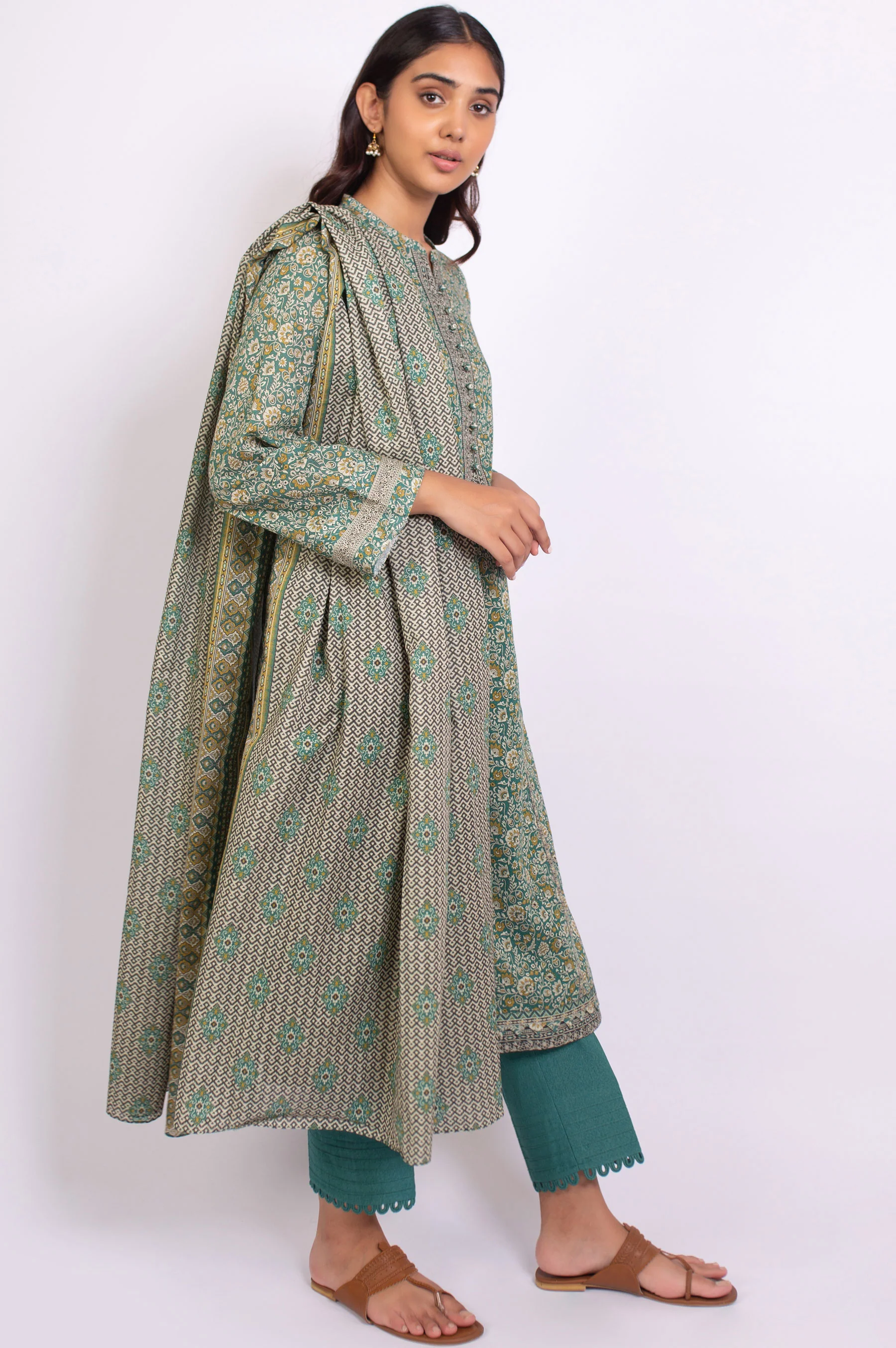 Stitched 3 Piece Printed Karandi Suit - Image 4