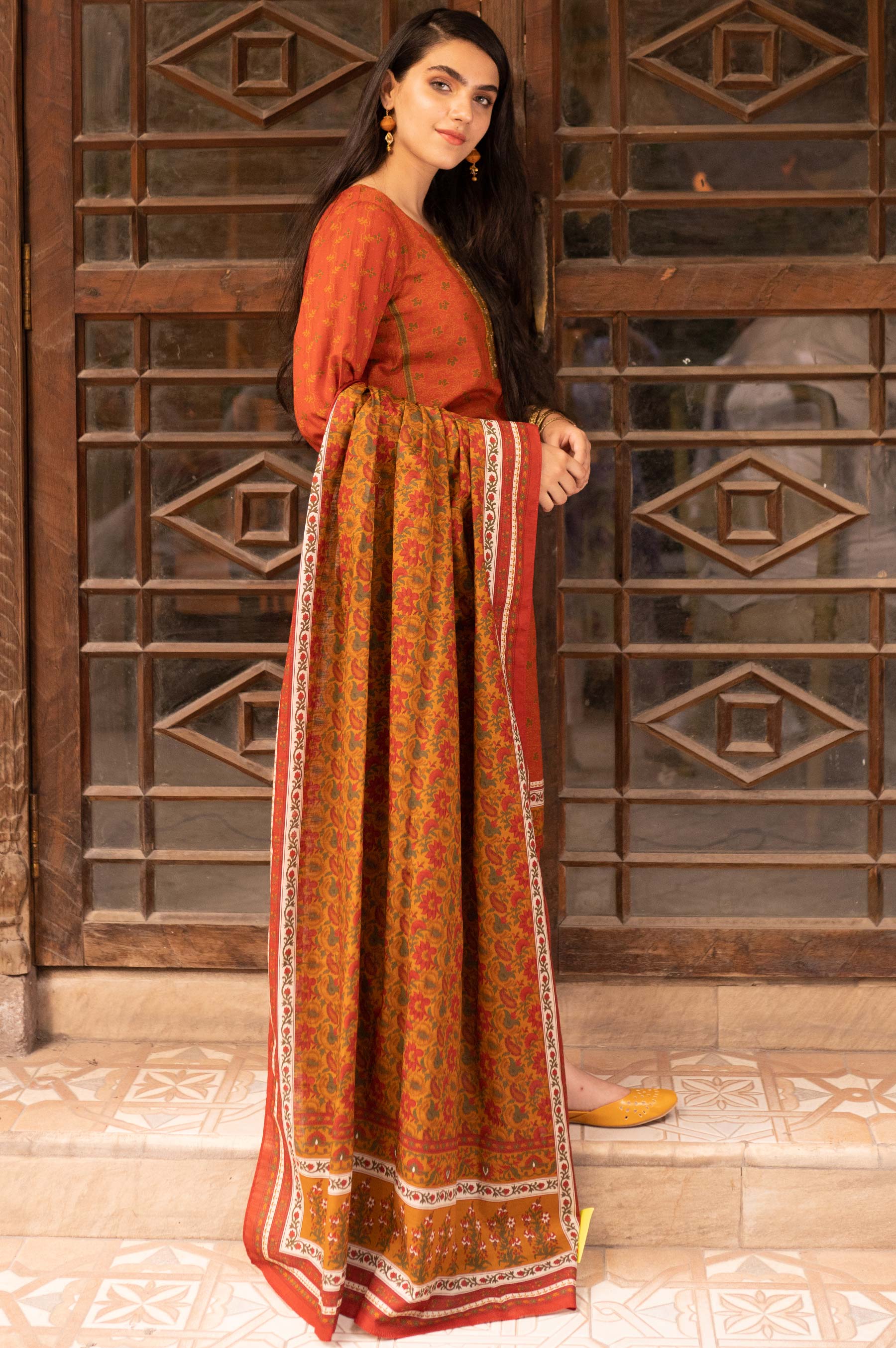 Stitched 3 Piece Printed Khaddar Suit - Image 3