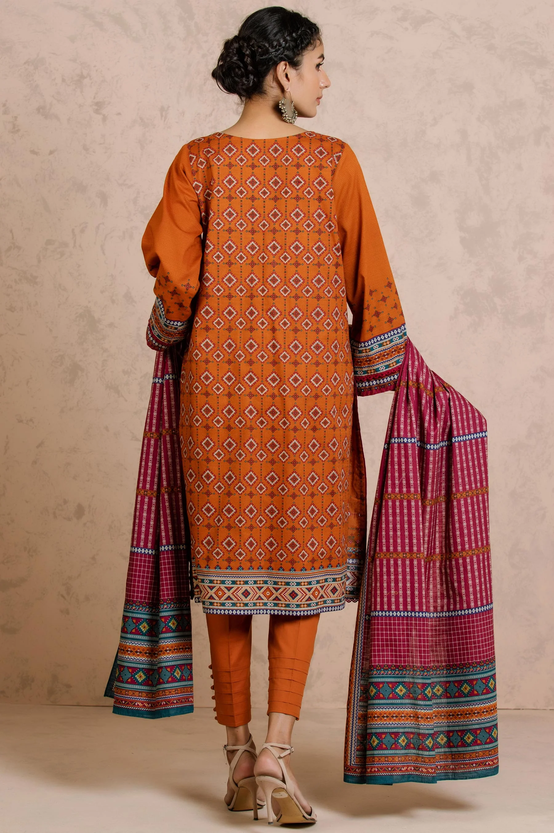 Stitched 3 Piece Printed Khaddar Suit - Image 3