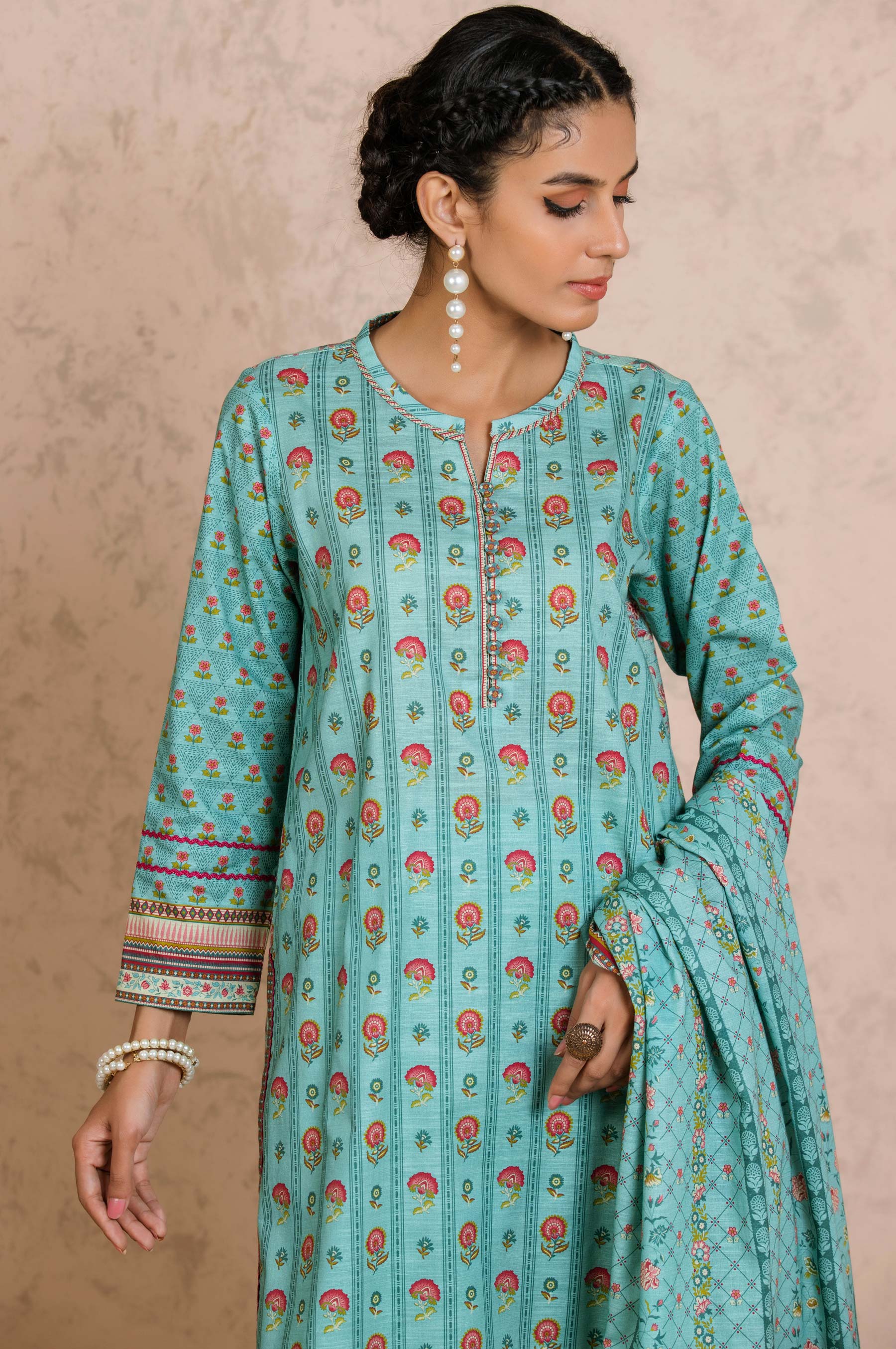 Stitched 3 Piece Printed Khaddar Suit - Image 3