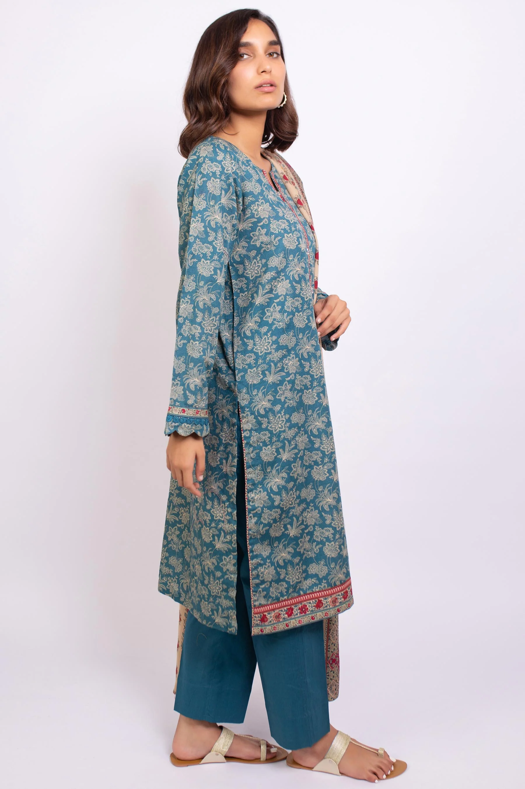 Stitched 3 Piece Printed Khaddar Suit - Image 3