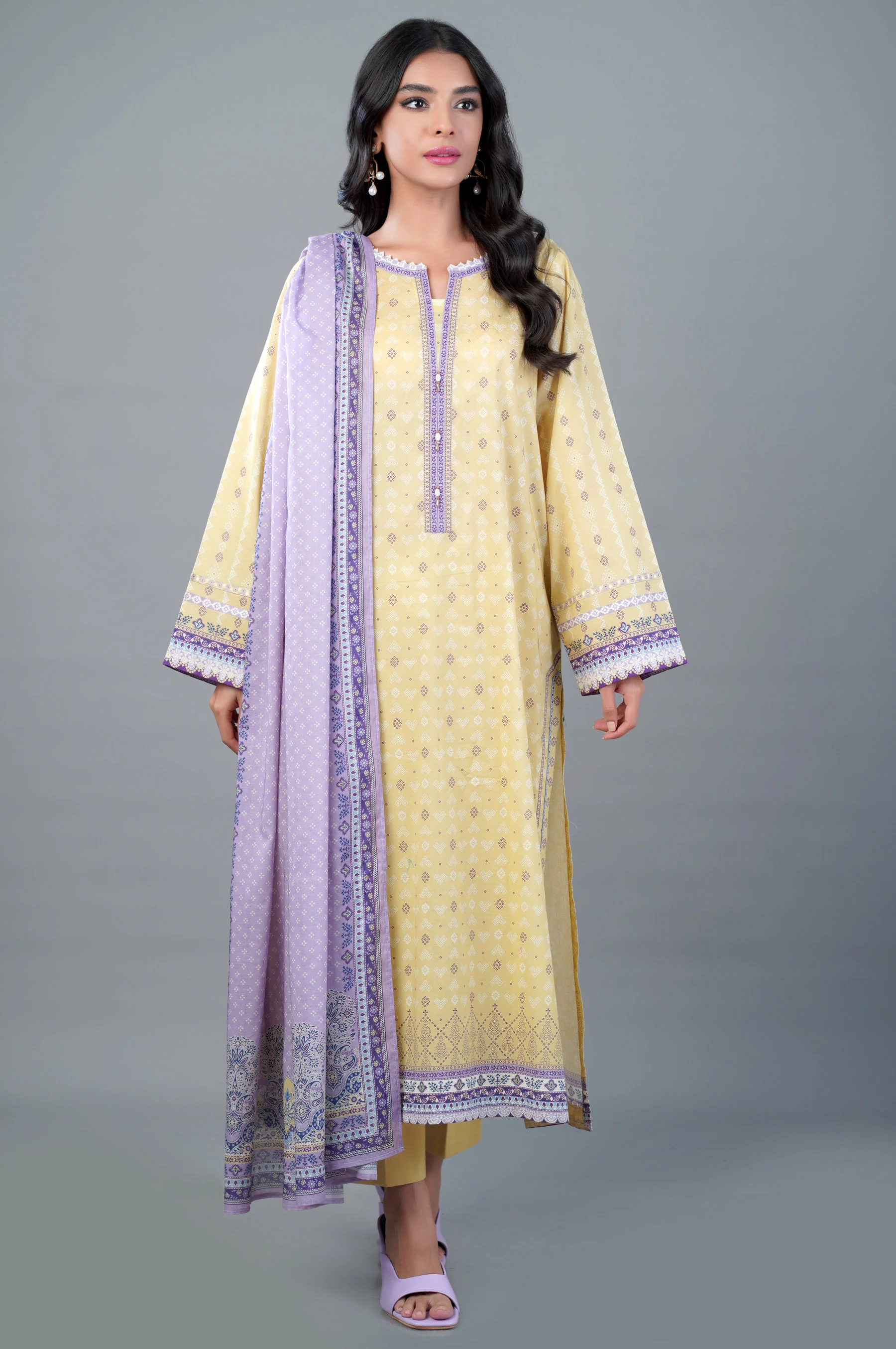 Stitched 3 Piece Printed Lawn - Image 4
