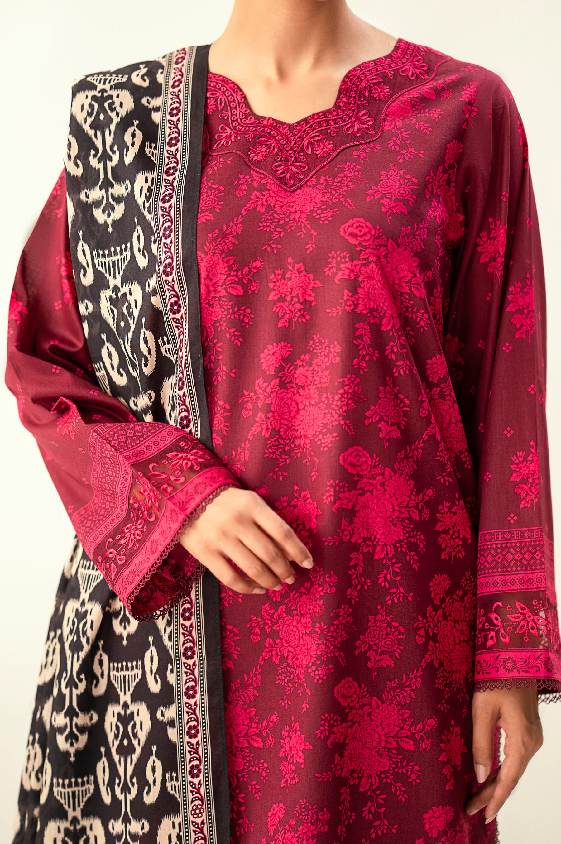EMBROIDERED SUIT - Image 6
