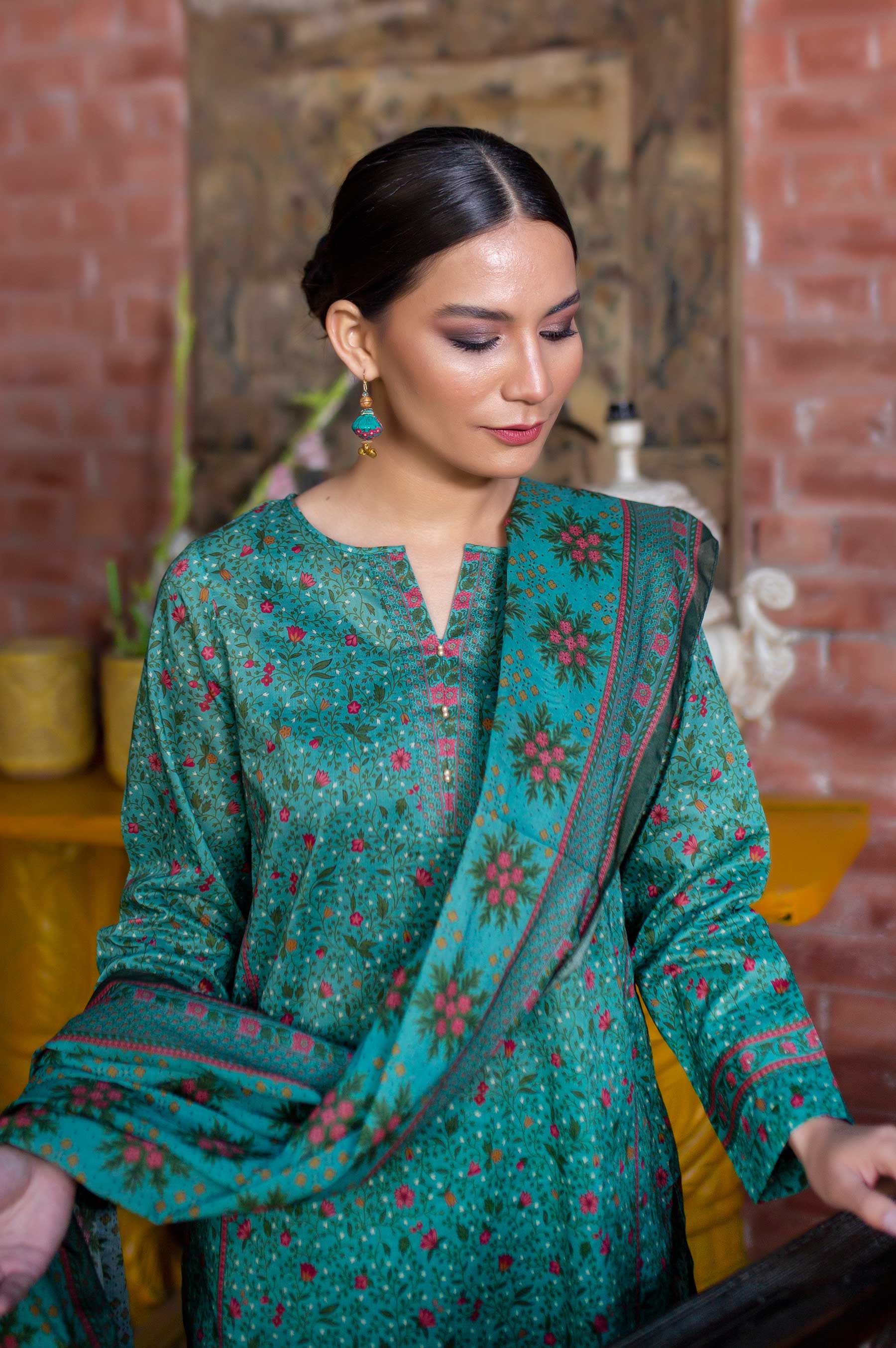 Stitched 3 Piece Printed Slub Lawn Suit with Printed Lawn Dupatta - Image 3