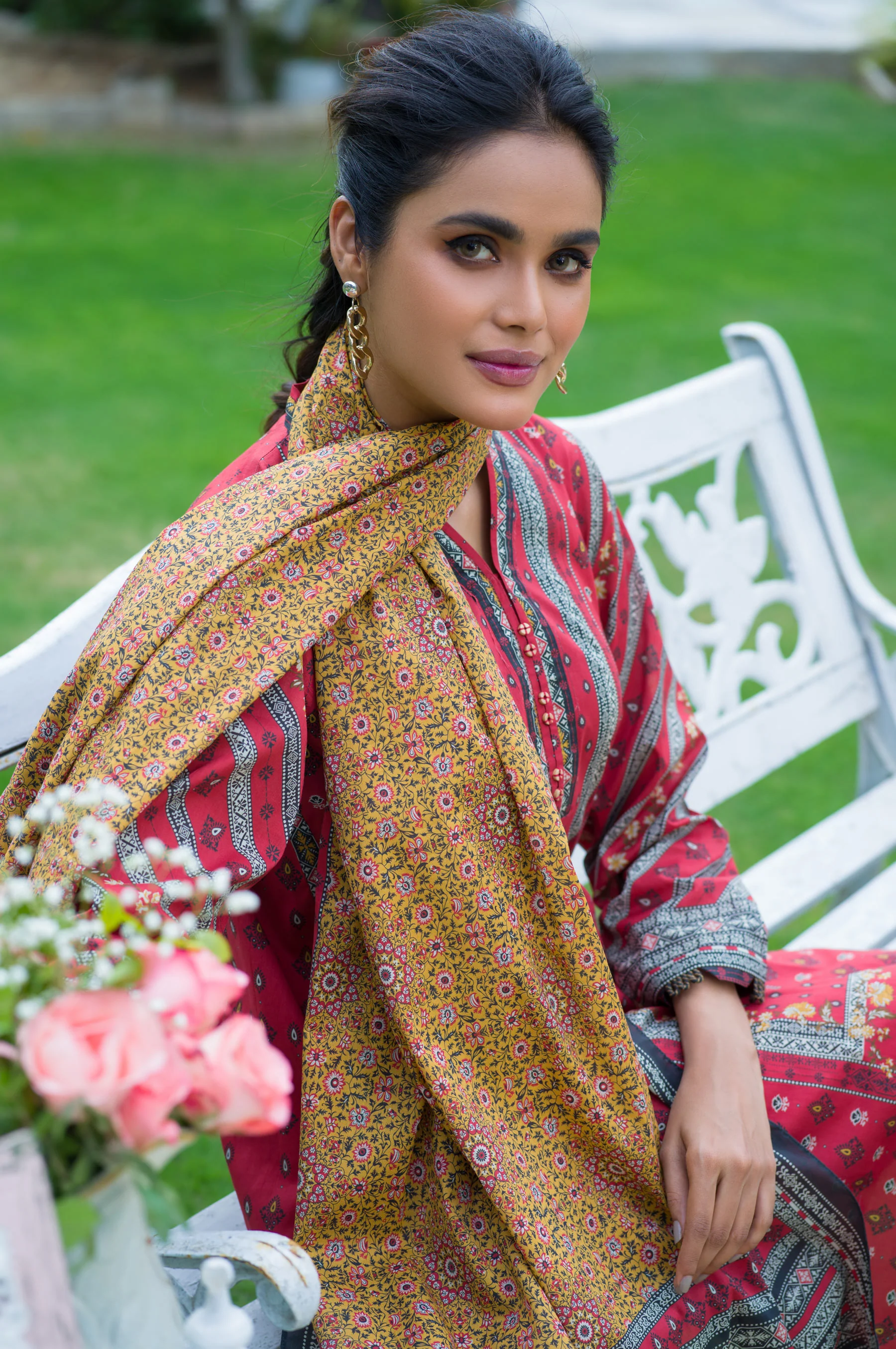 Stitched 3 Piece Printed Slub Lawn Suit - Image 2