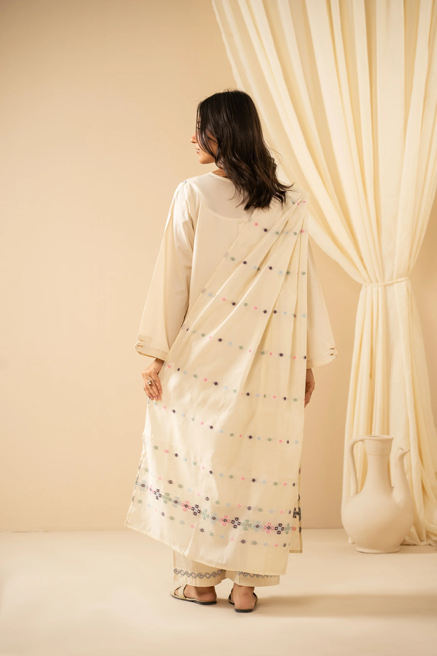 STITCHED EMBROIDERED CAMBRIC SUIT - Image 4