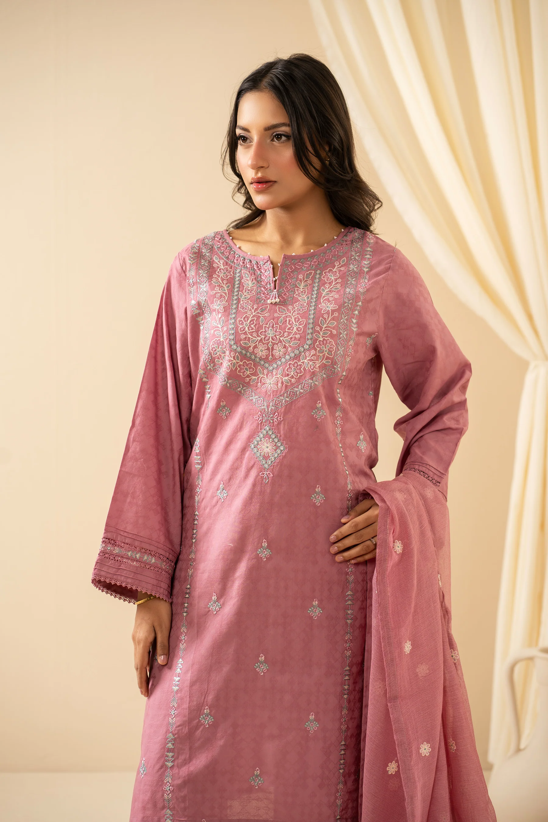 EMBROIDERED SELF JACQUARD STITCHED 3 PIECE SUIT - Image 4