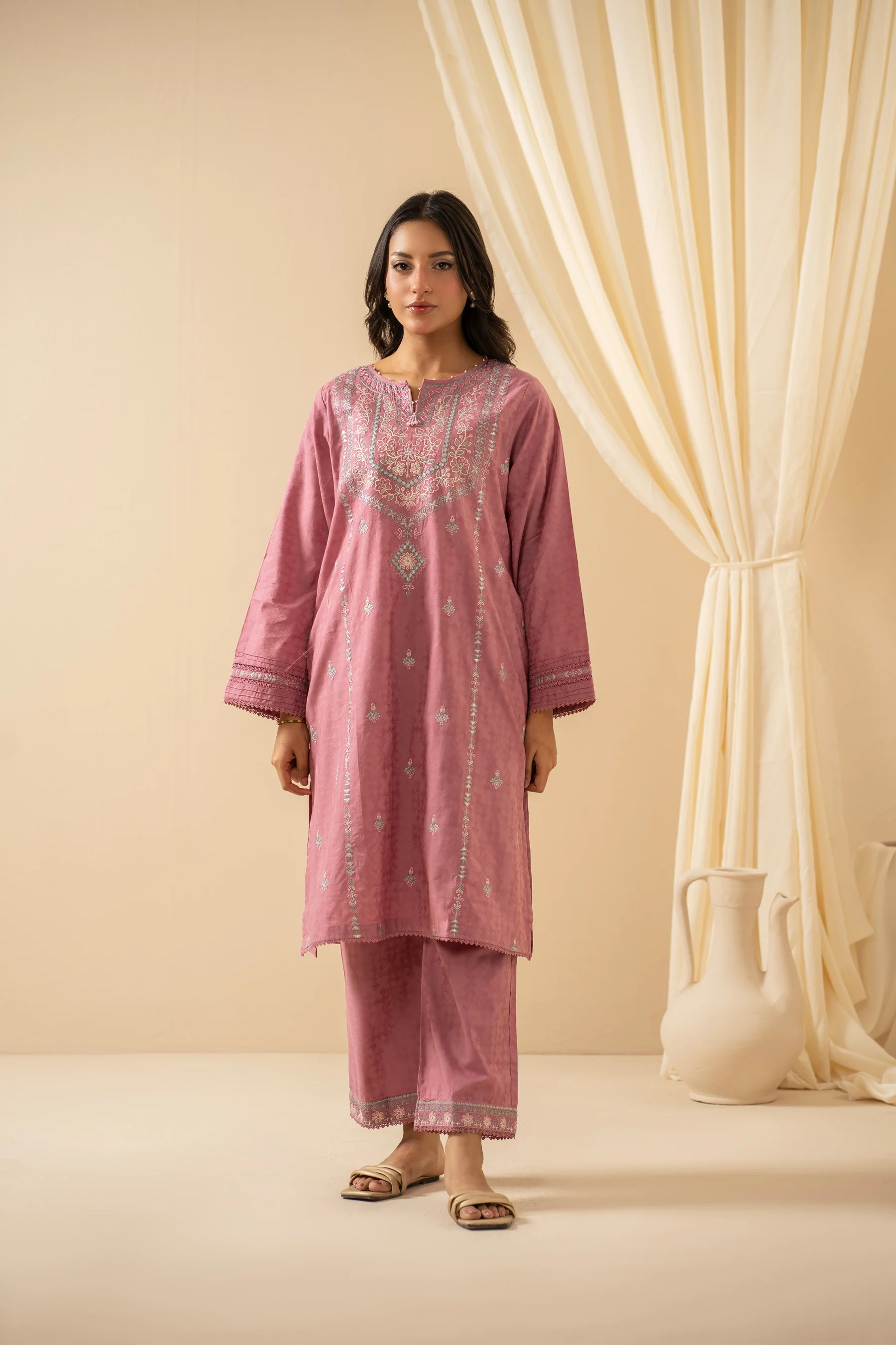 EMBROIDERED SELF JACQUARD STITCHED 3 PIECE SUIT - Image 7