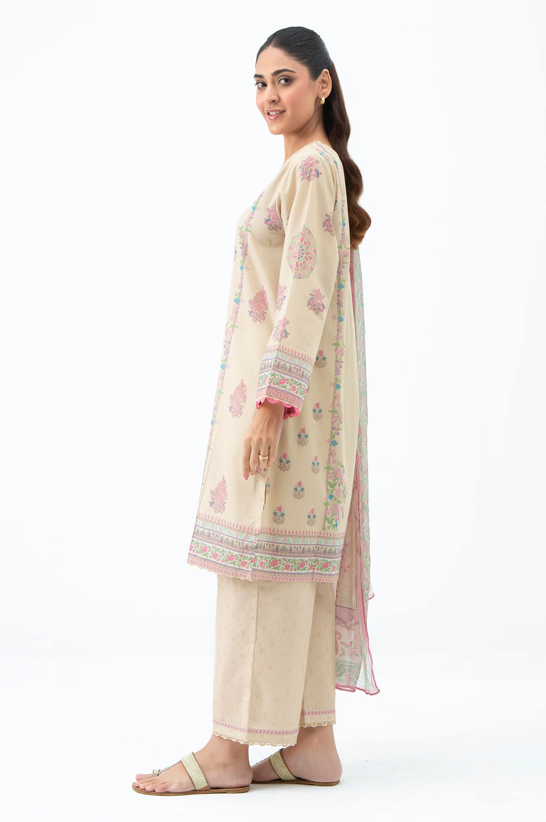 EMBROIDERED LAWN STITCHED 3 PIECE SUIT - Image 4