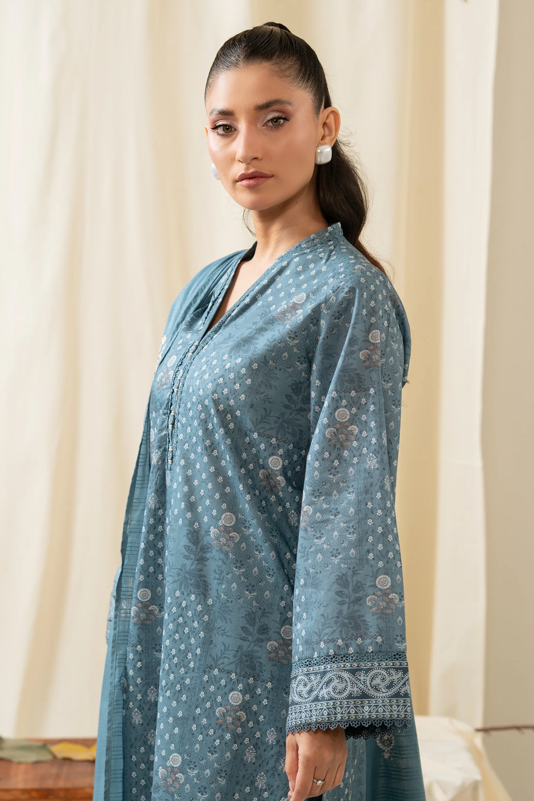 STITCHED EMBROIDERED CAMBRIC SUIT - Image 5