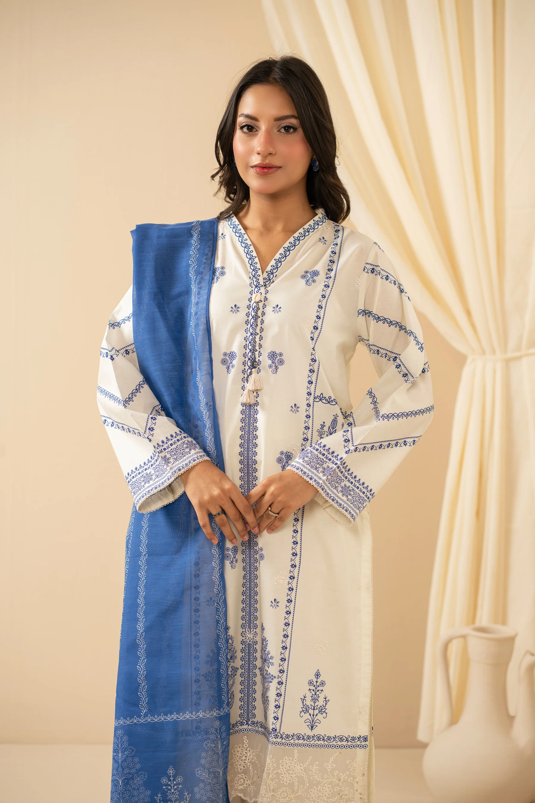 PRINTED CAMBRIC STITCHED 3 PIECE SUIT - Image 6