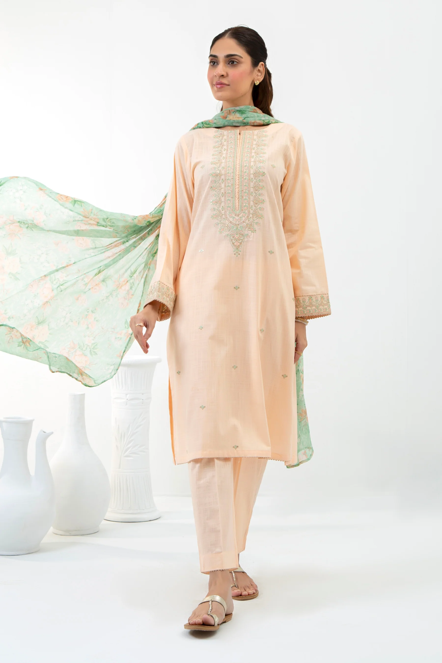 EMBROIDERED BOTH SIDE SLUB STITCHED 3 PIECE SUIT - Image 2