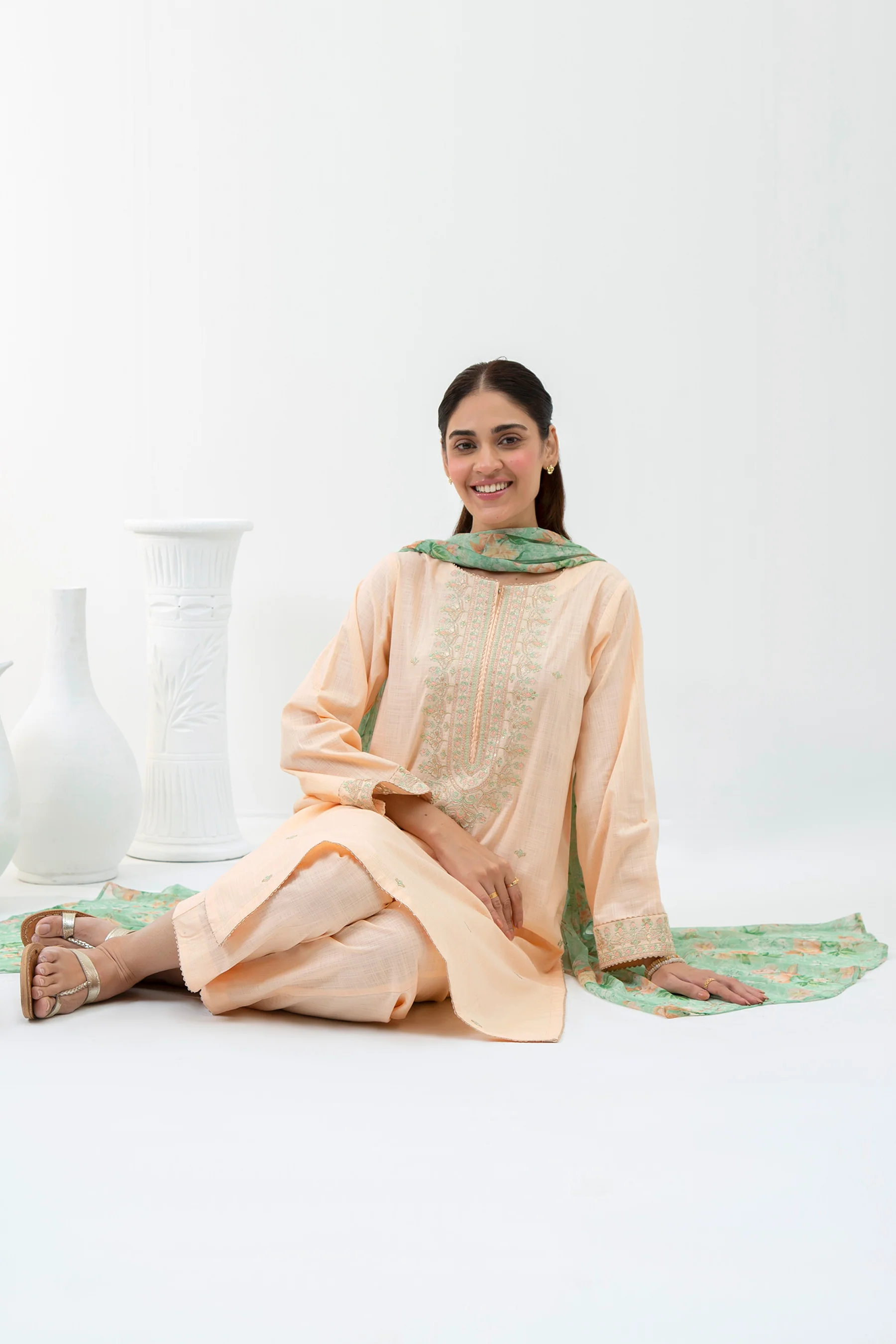 EMBROIDERED BOTH SIDE SLUB STITCHED 3 PIECE SUIT - Image 3