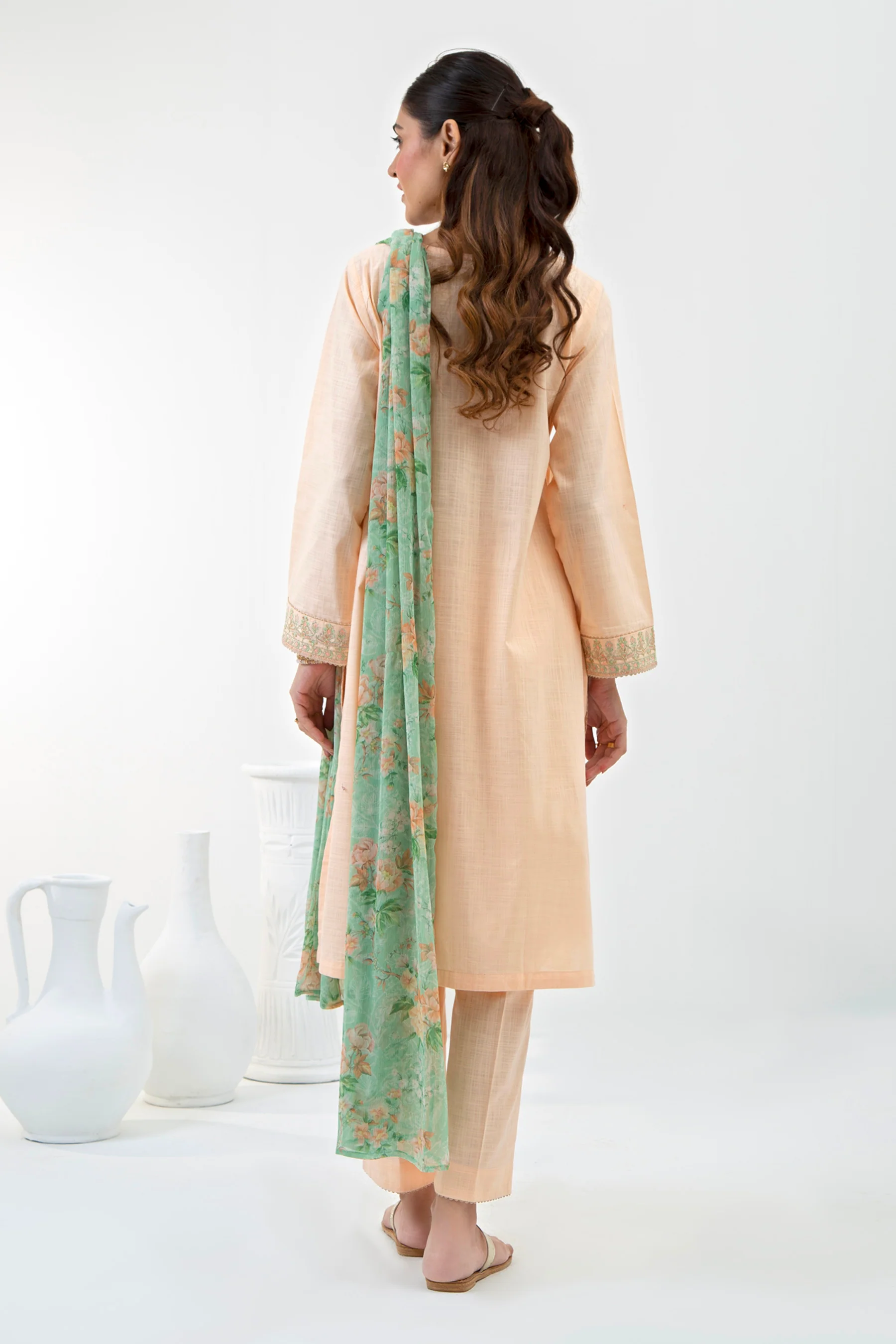 EMBROIDERED BOTH SIDE SLUB STITCHED 3 PIECE SUIT - Image 4