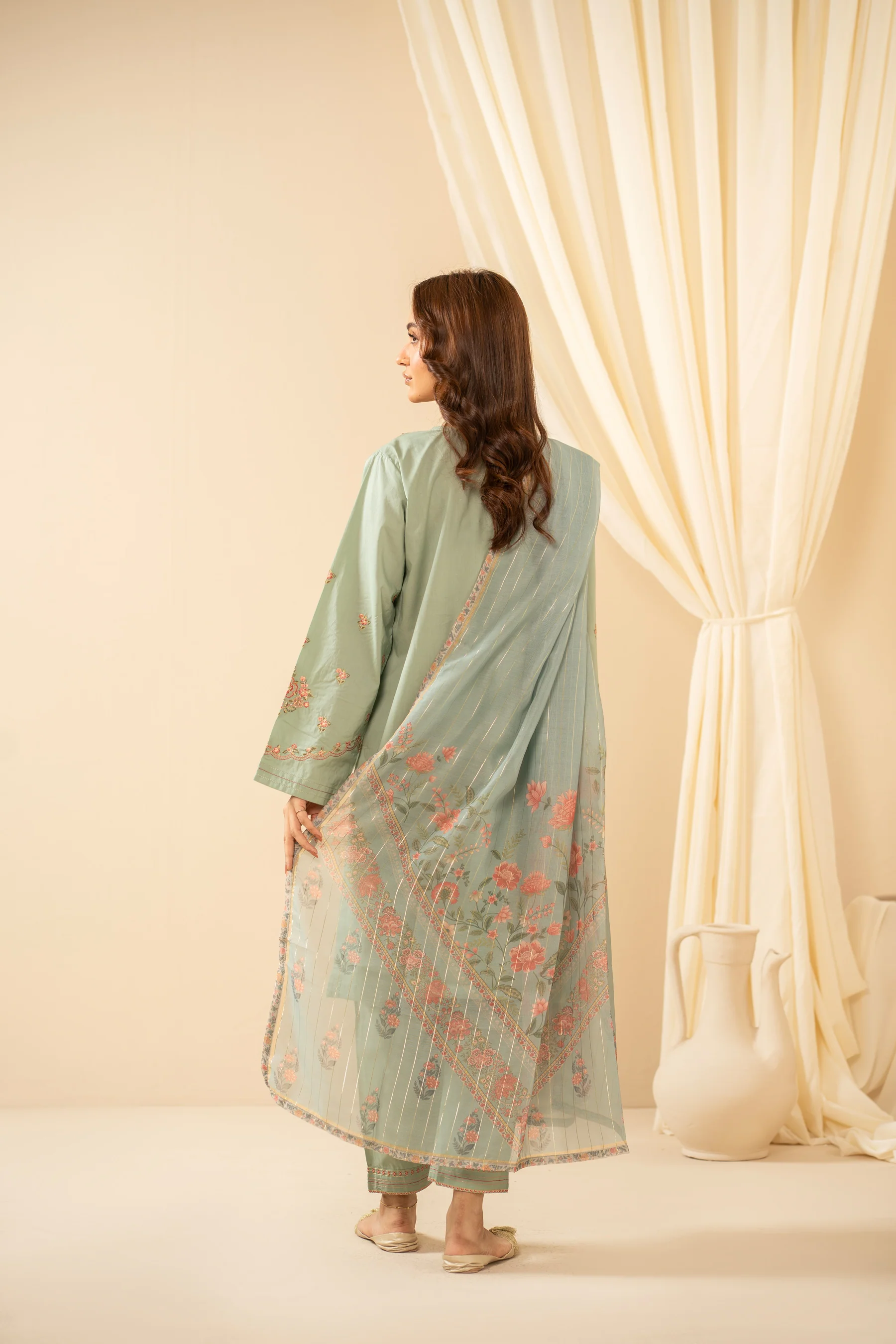 EMBROIDERED CAMBRIC STITCHED 3 PIECE SUIT - Image 7