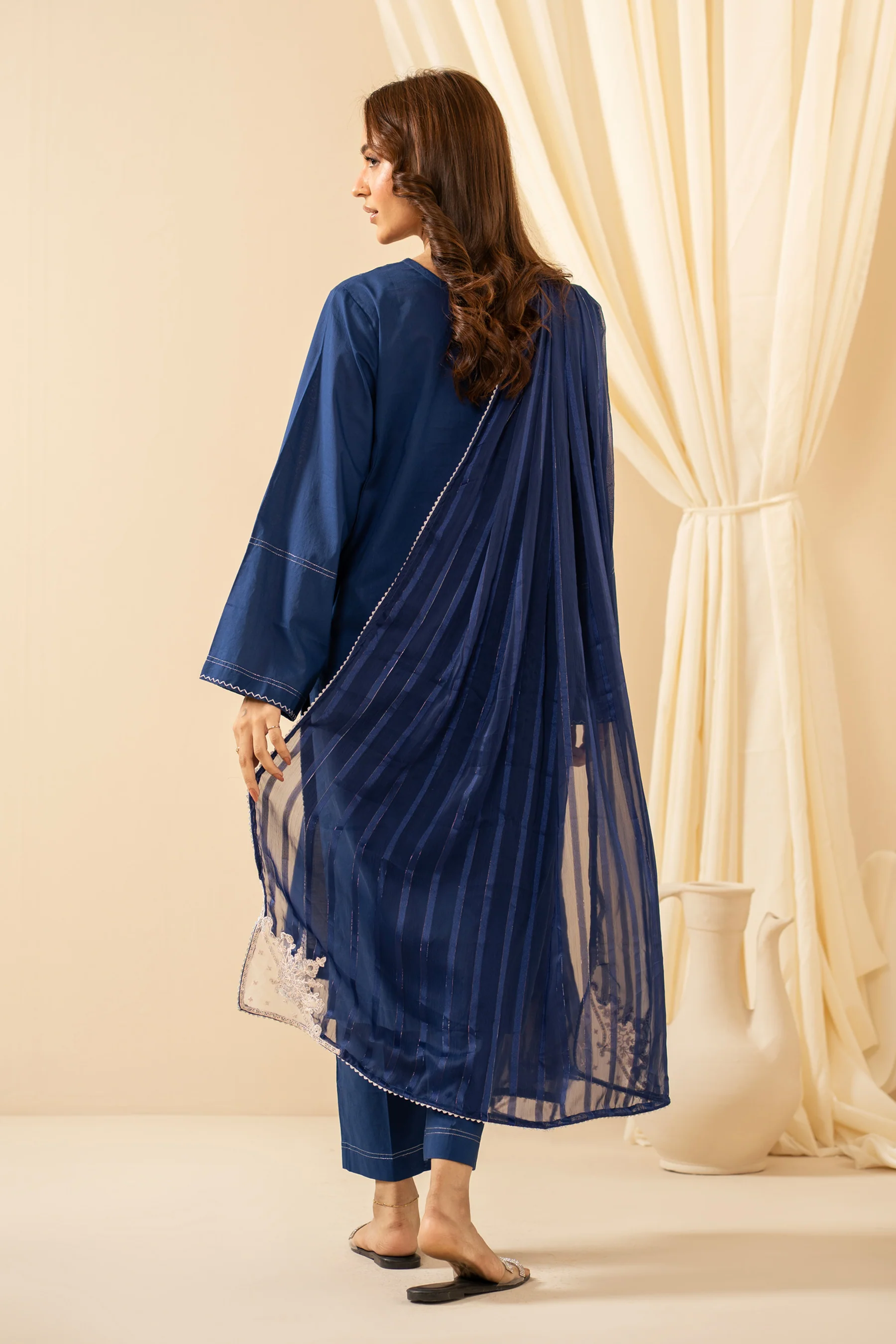 EMBROIDERED CAMBRIC STITCHED 3 PIECE SUIT (FACTORY E-OUTLET) - Image 4