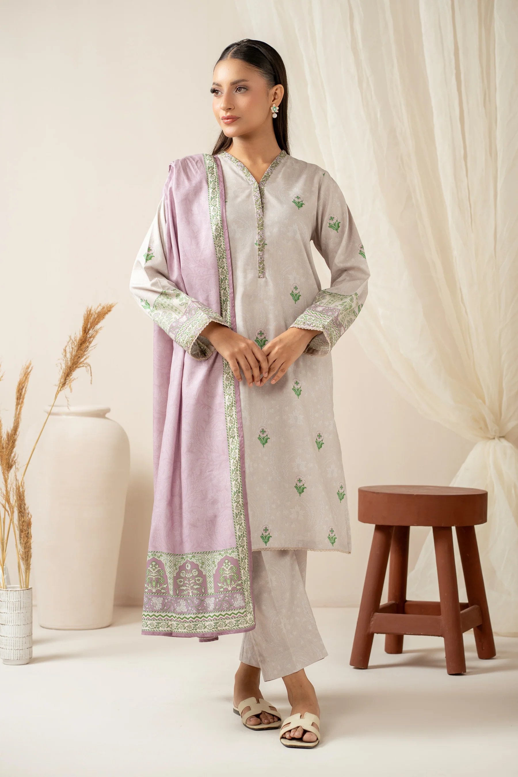 STITCHED EMBROIDERED SUIT