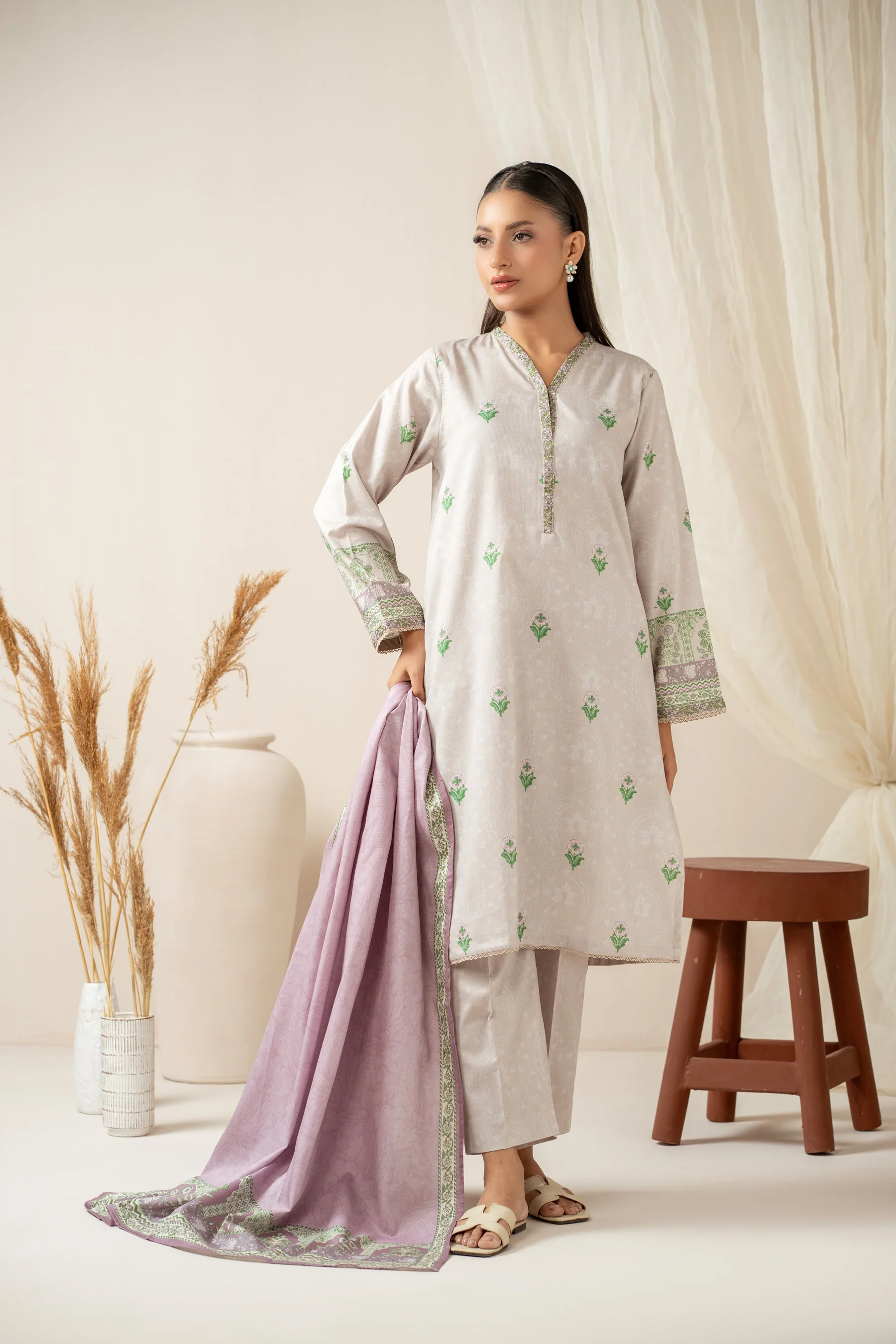 STITCHED EMBROIDERED SUIT - Image 2