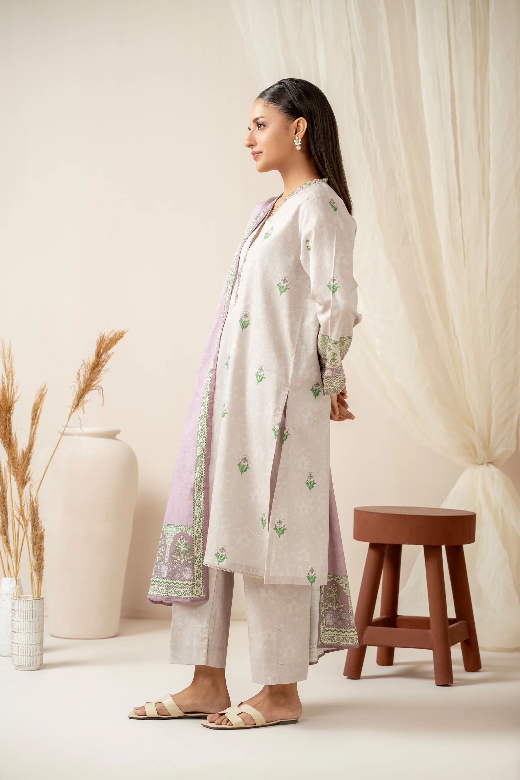 STITCHED EMBROIDERED SUIT - Image 6