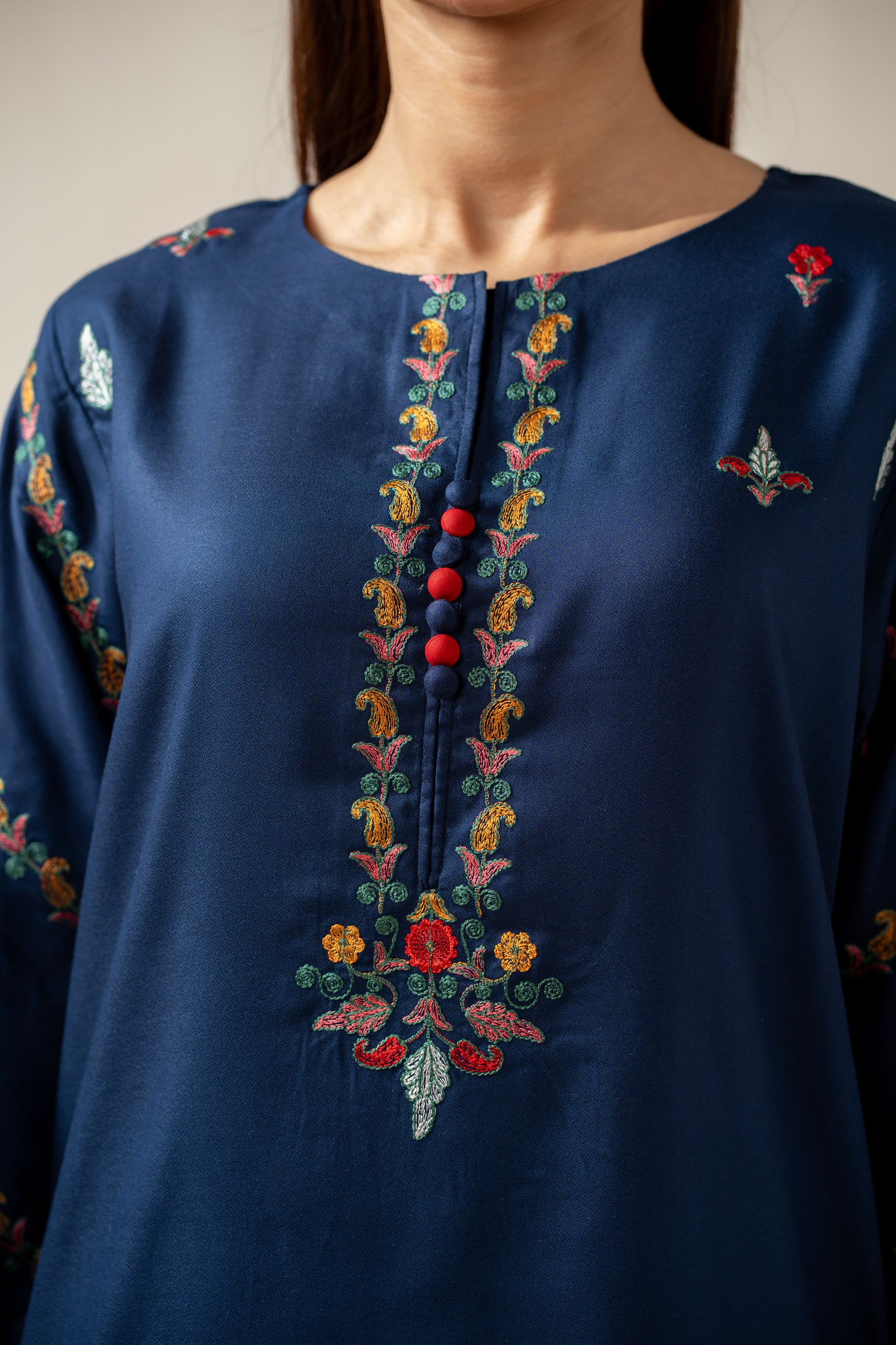 STITCHED EMBROIDERED SUIT - Image 3