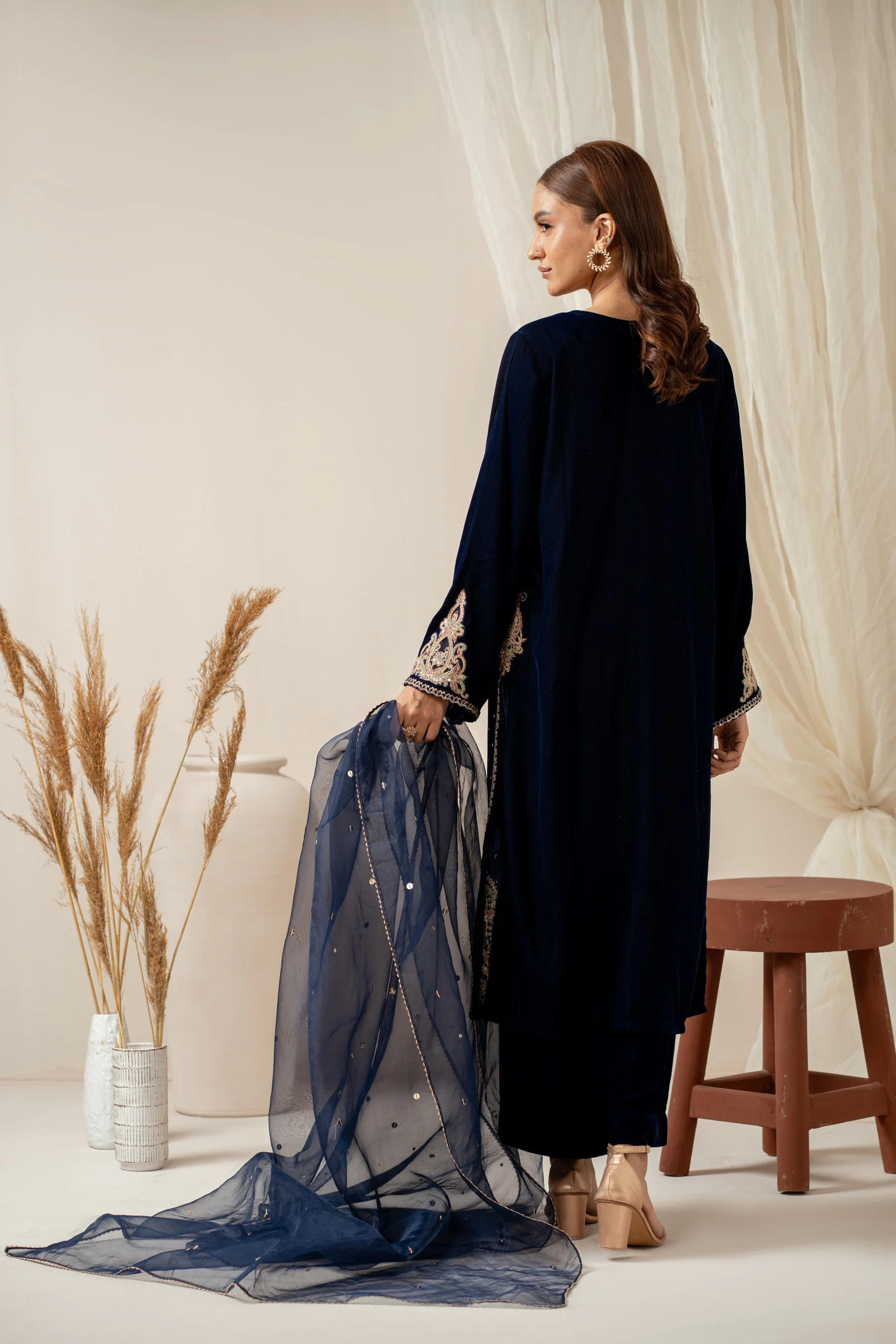 EMBROIDERED VELVET SUIT - Image 7