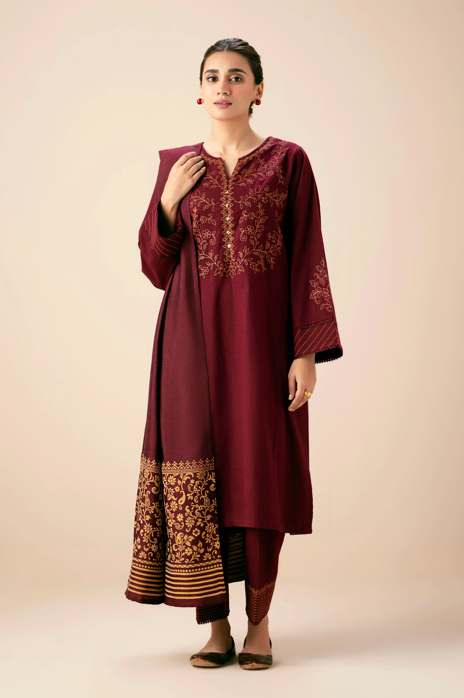 EMBROIDERED SUIT