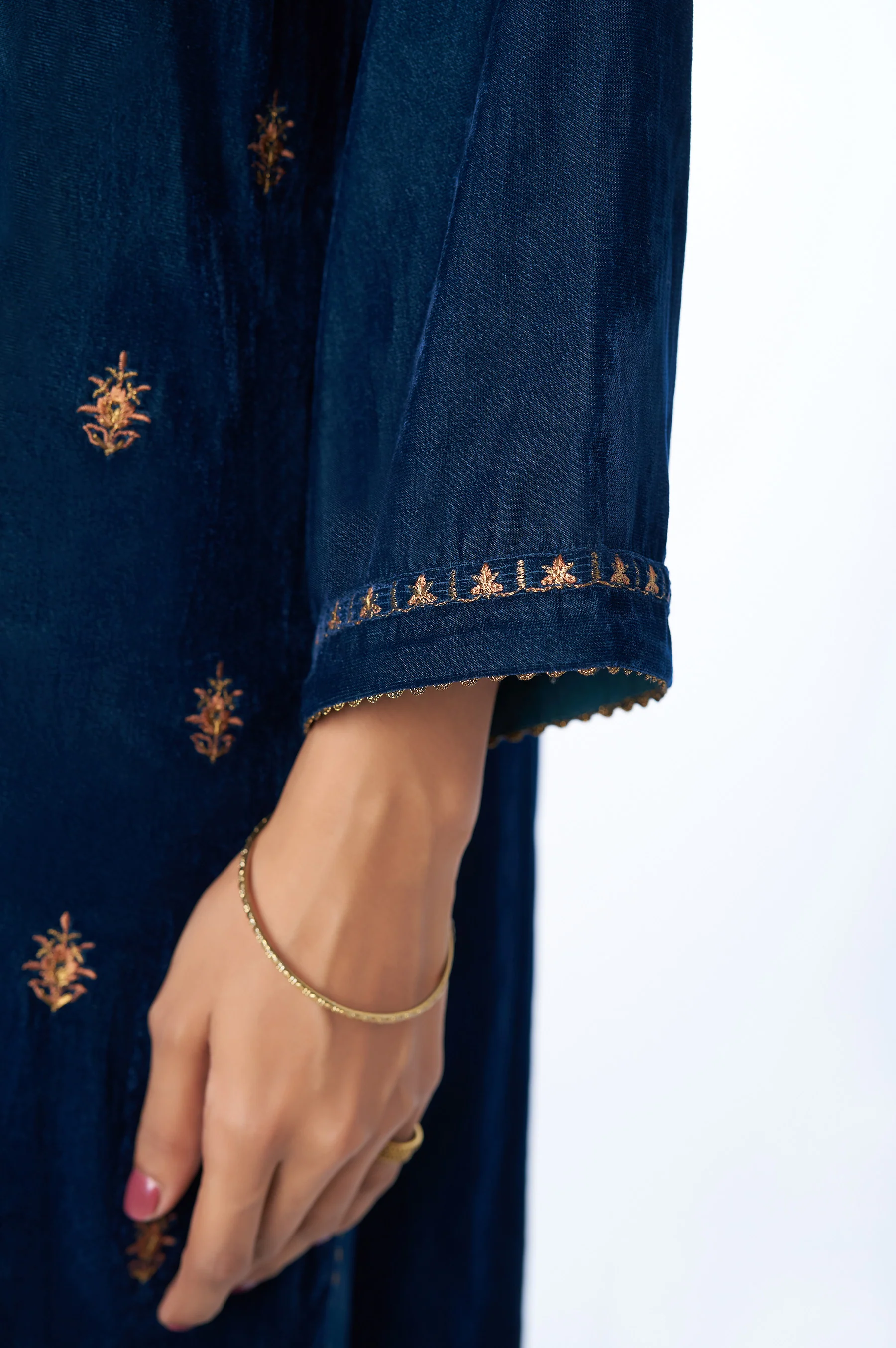 Stitched 3 Piece Velvet Embroidered Suit - Image 6