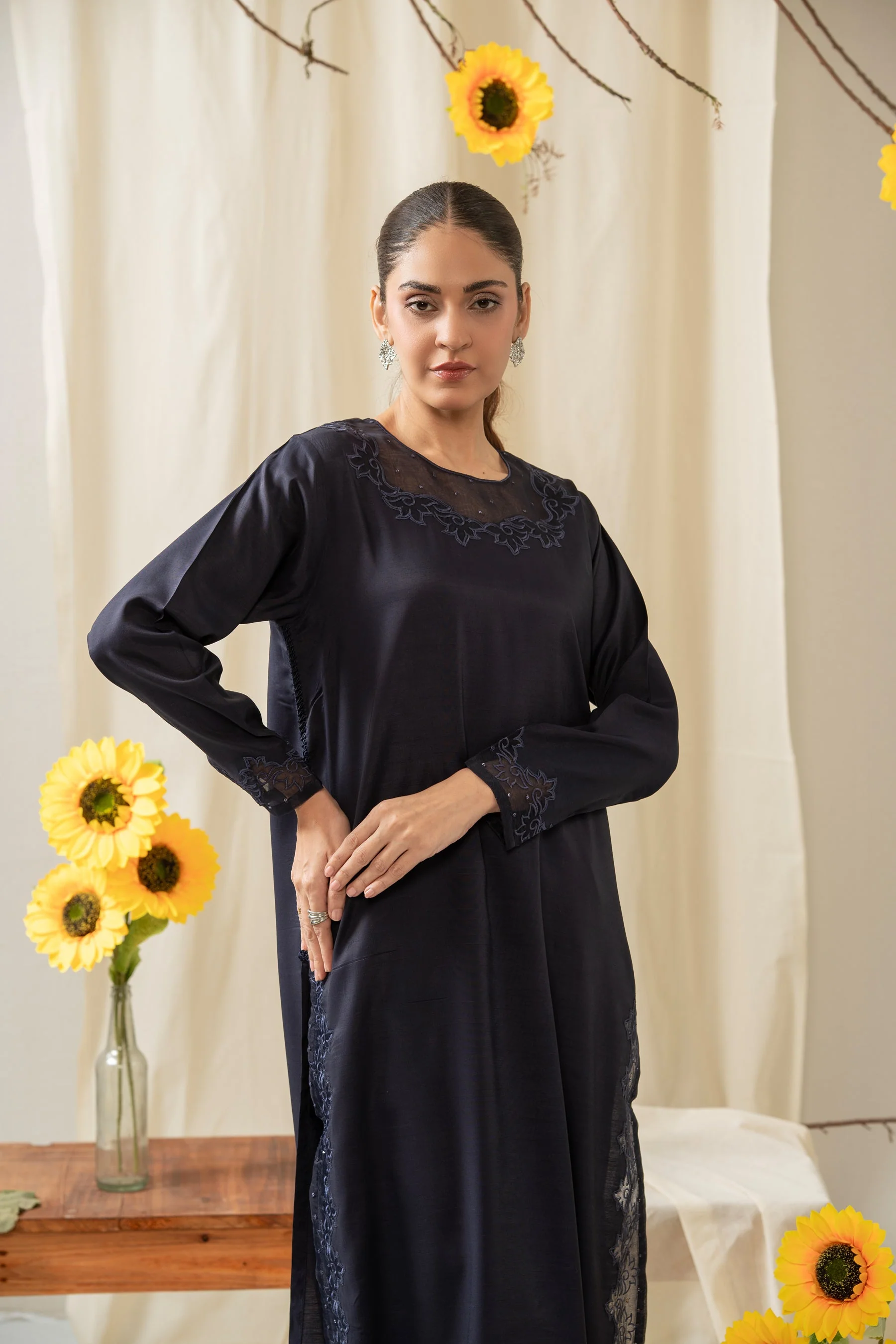 STITCHED EMBROIDERED RAW SILK SUIT (FACTORY E-OUTLET) - Image 4