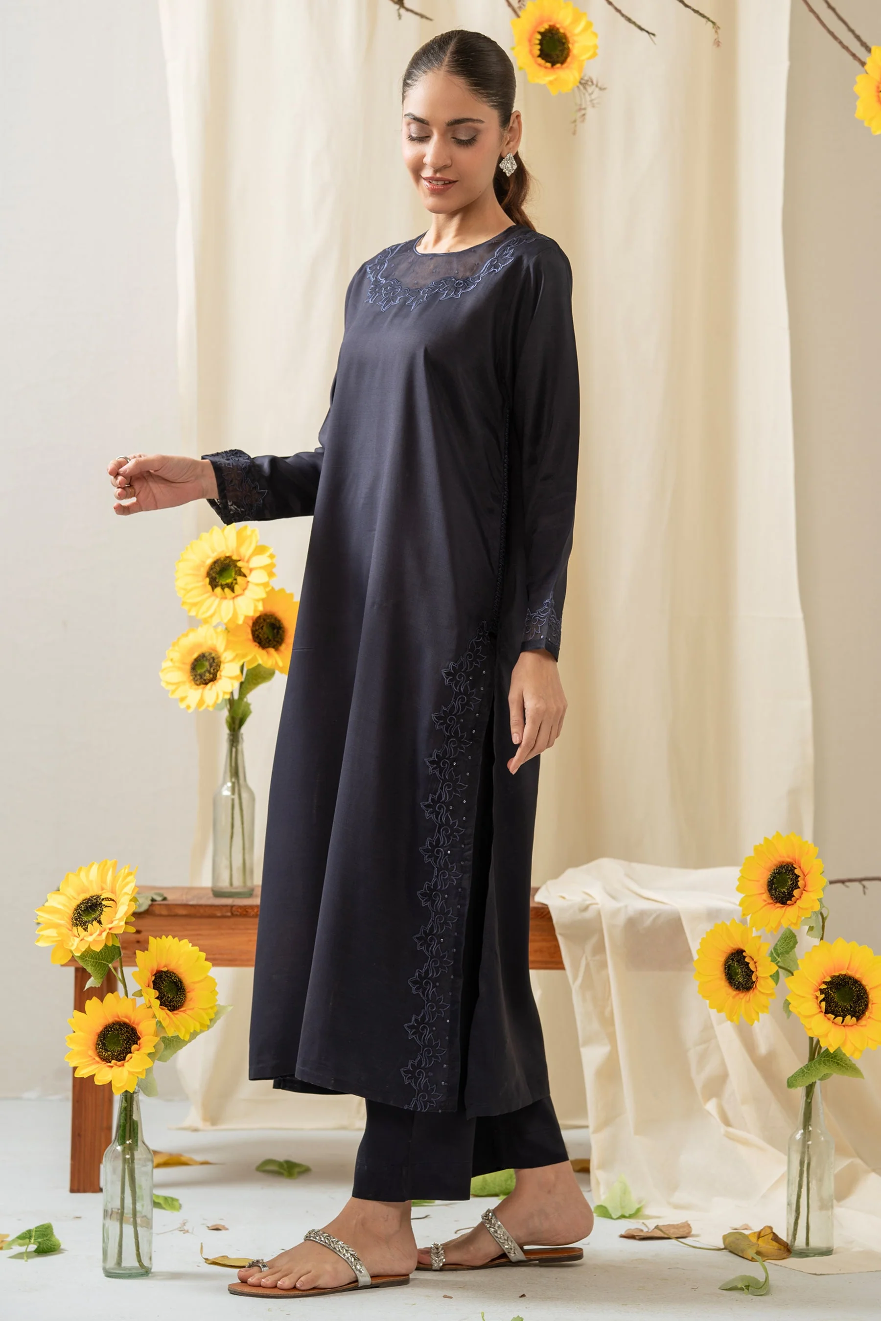 STITCHED EMBROIDERED RAW SILK SUIT (FACTORY E-OUTLET) - Image 6