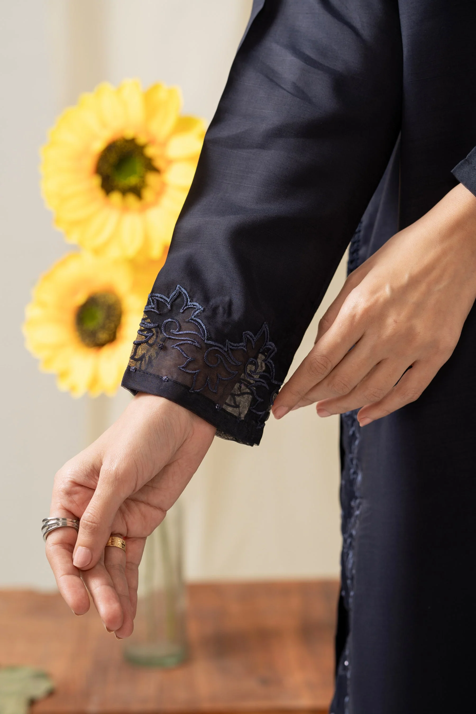 STITCHED EMBROIDERED RAW SILK SUIT (FACTORY E-OUTLET) - Image 7