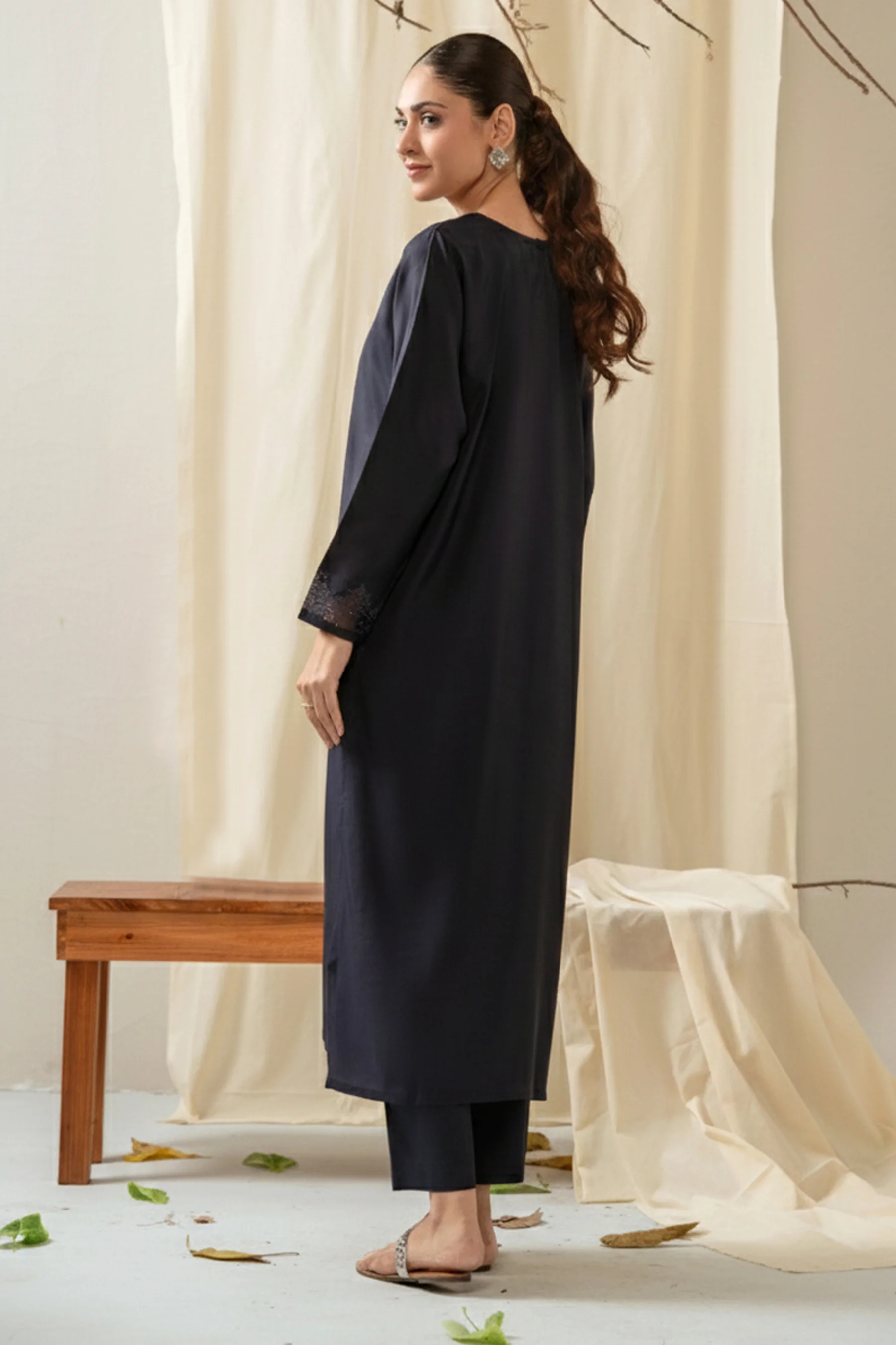 STITCHED EMBROIDERED RAW SILK SUIT - Image 3