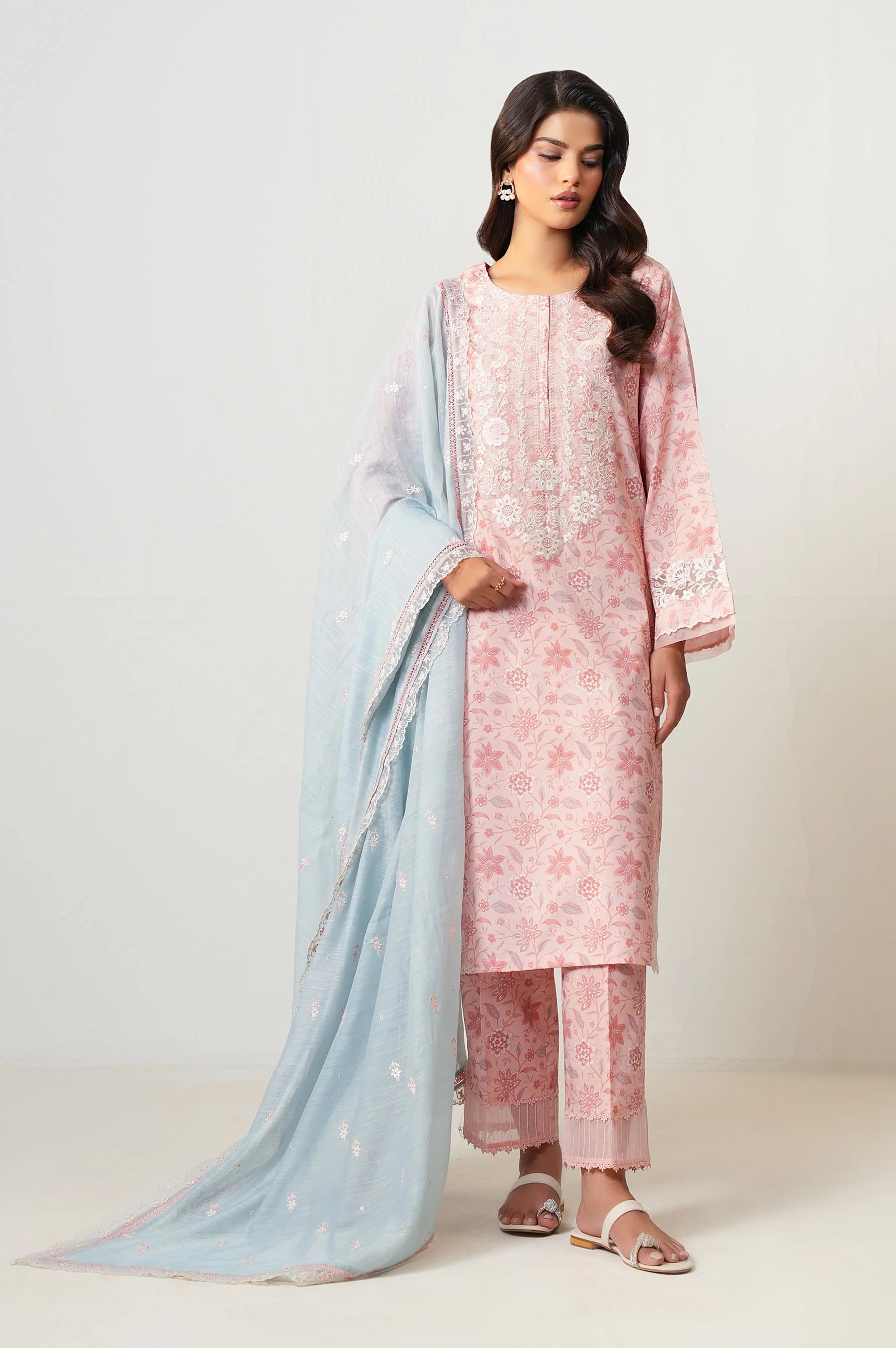 UNSTITCHED EMBROIDERED SUIT - Image 6