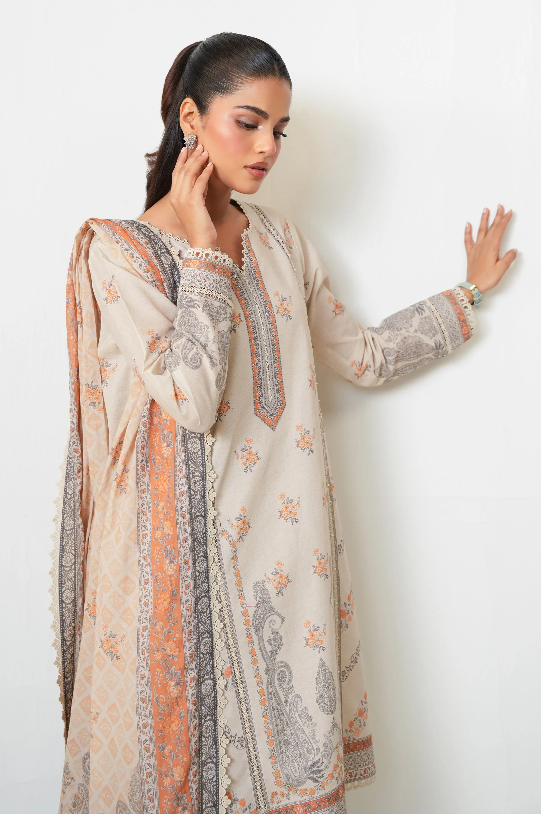 UNSTITCHED PRINTED SUIT - Image 2