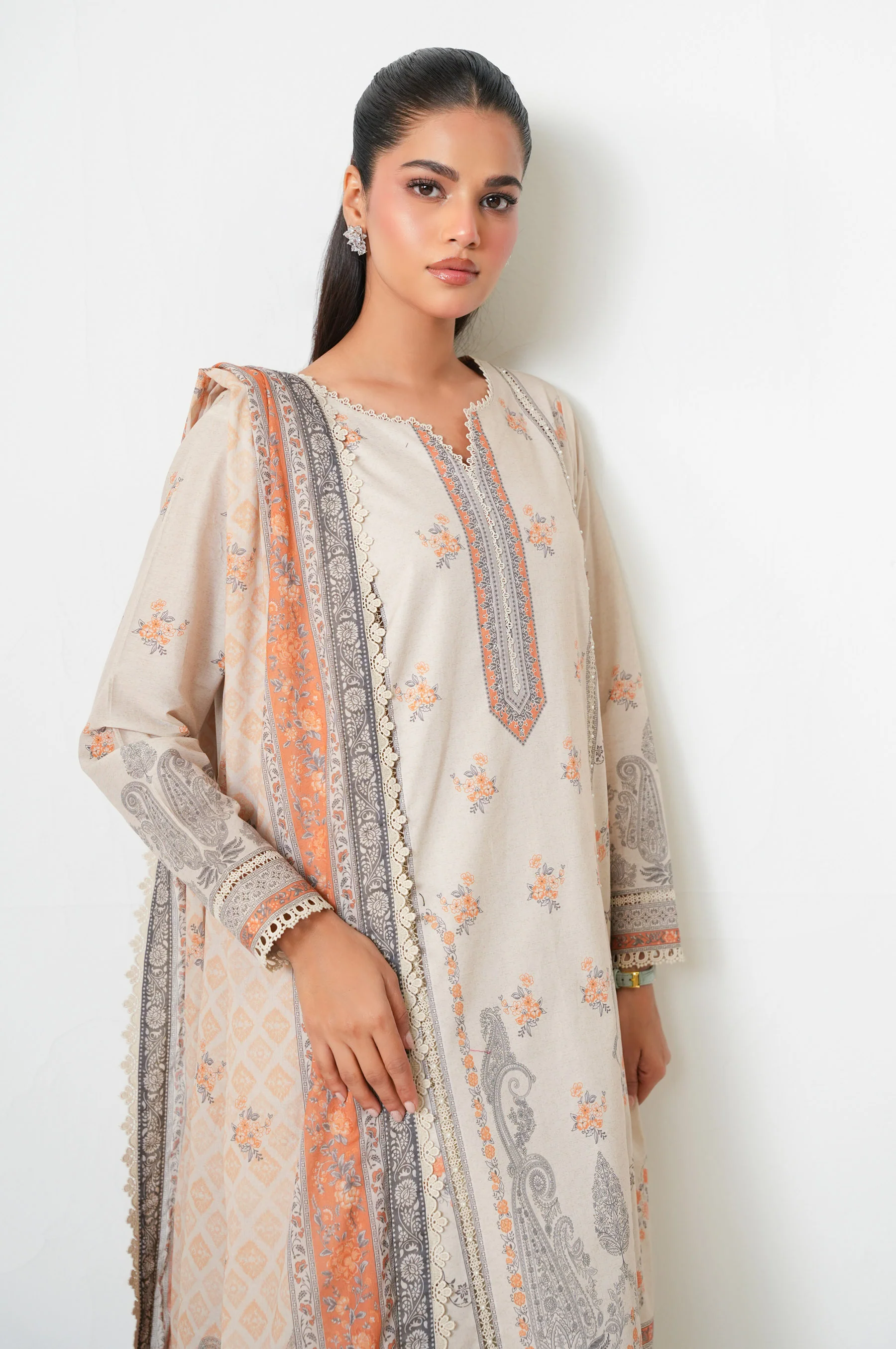 UNSTITCHED PRINTED SUIT - Image 5