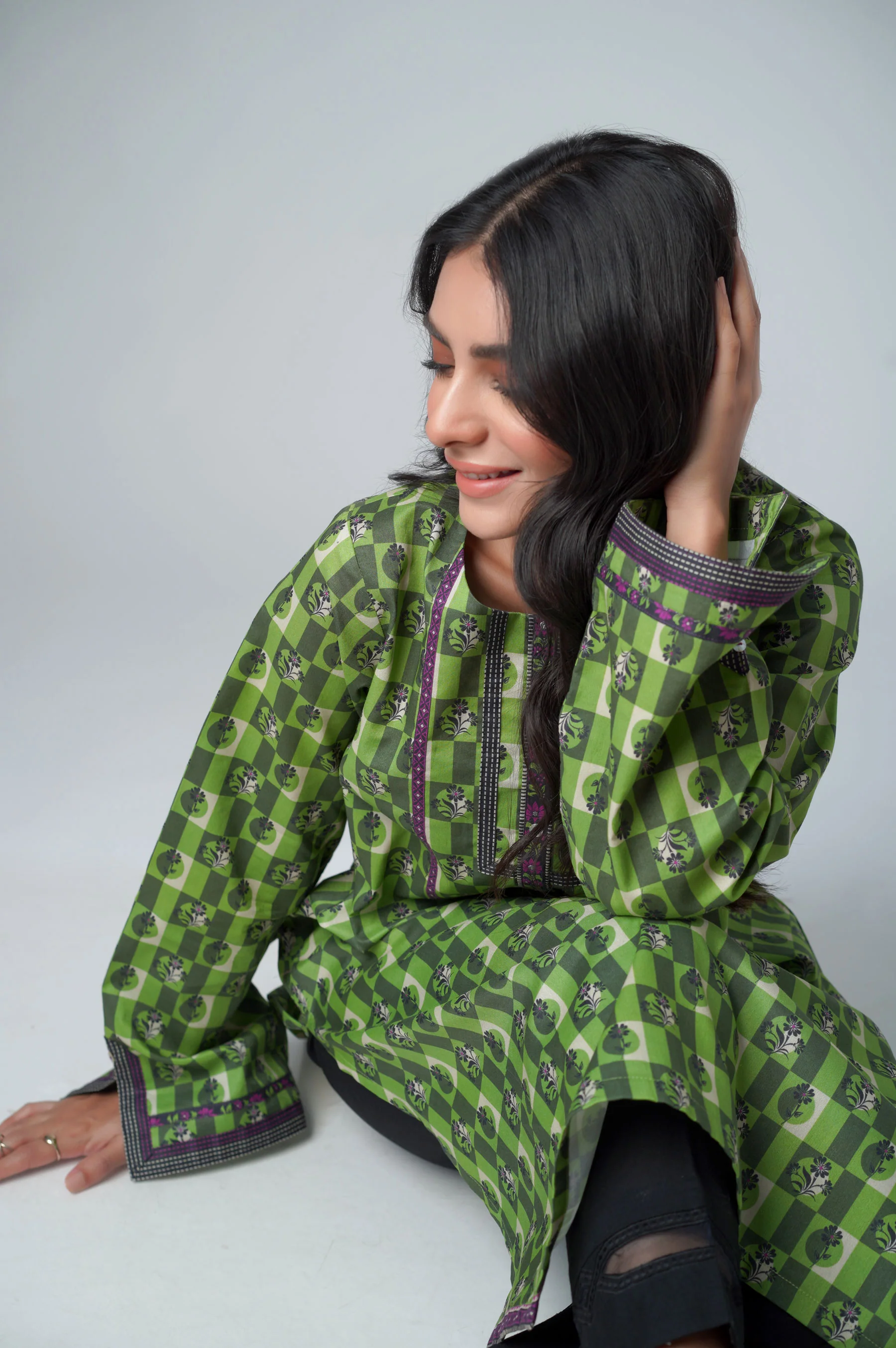 Unstitched 1 Piece Printed Lawn Shirt - Image 2