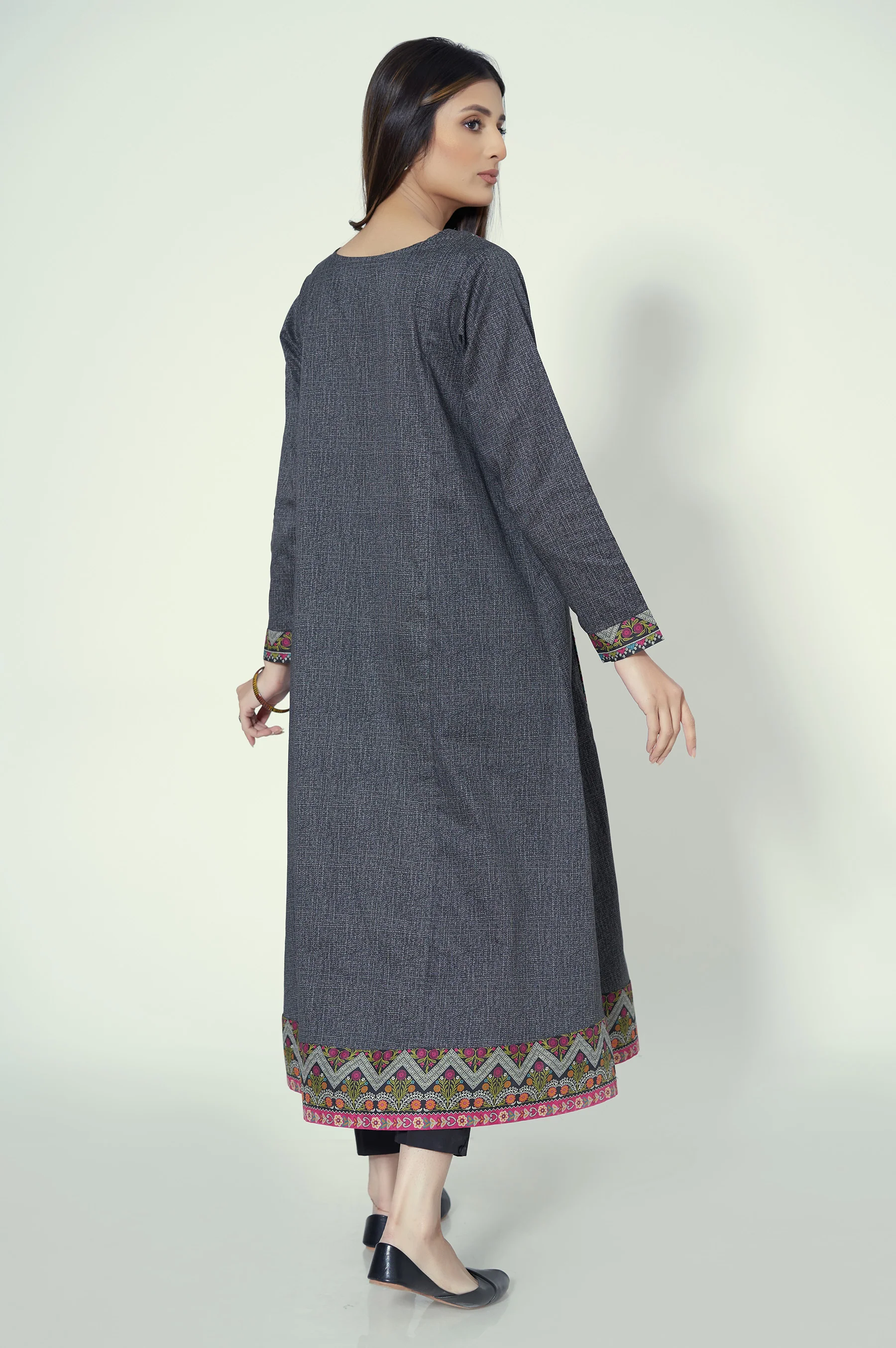 Unstitched 1 Piece Printed Lawn Shirt - Image 2