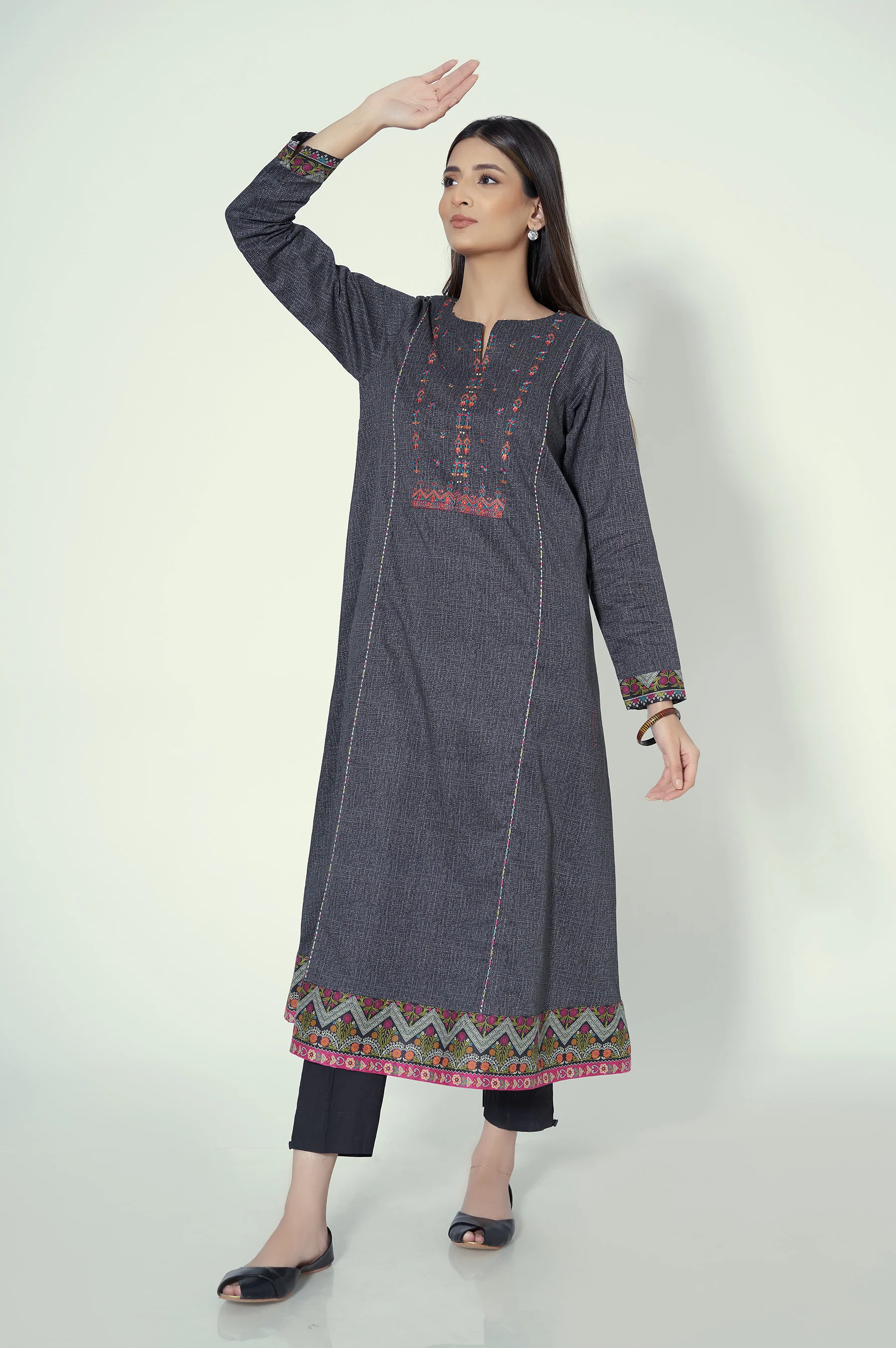 Unstitched 1 Piece Printed Lawn Shirt - Image 4