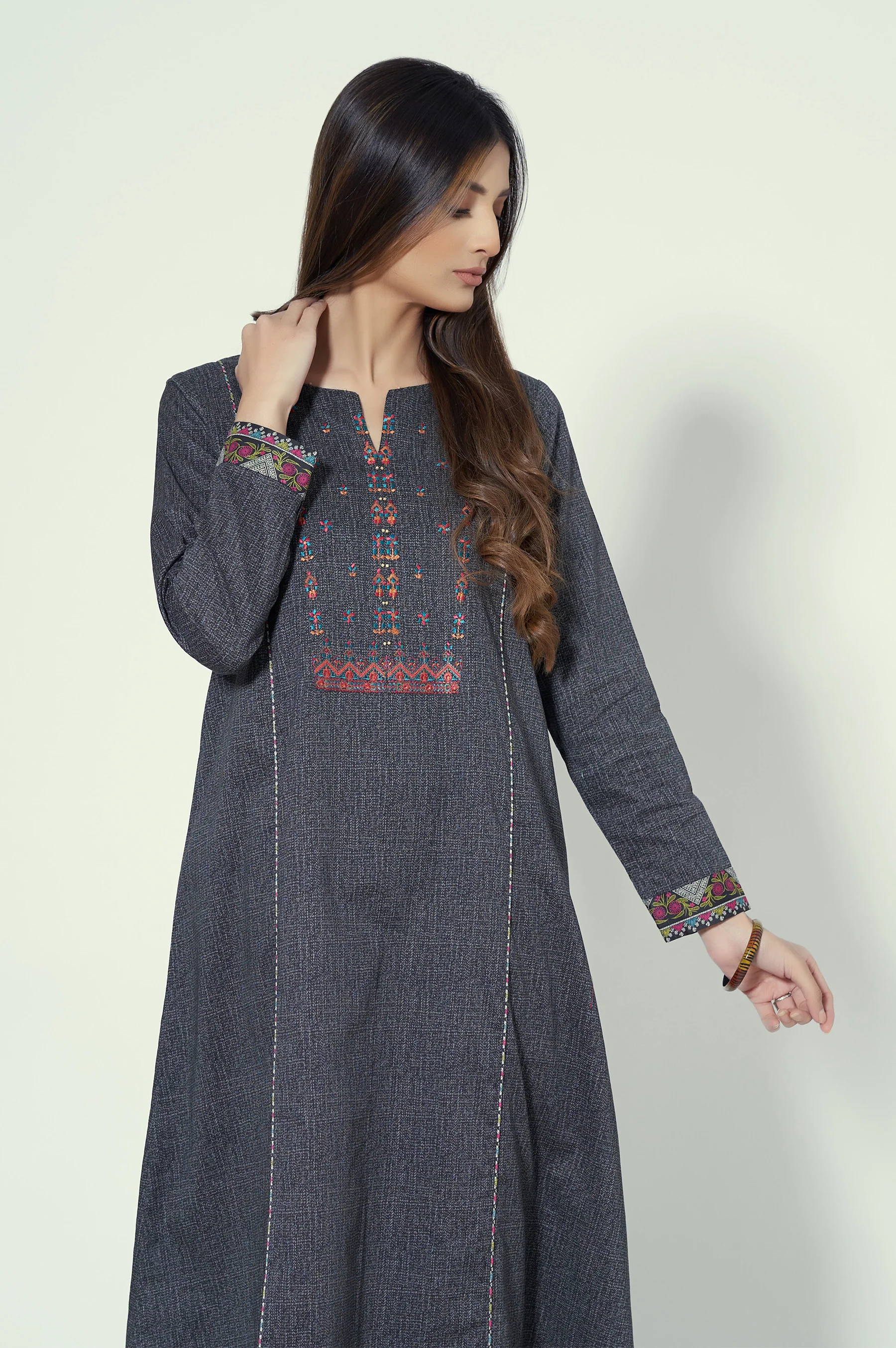 Unstitched 1 Piece Printed Lawn Shirt - Image 5