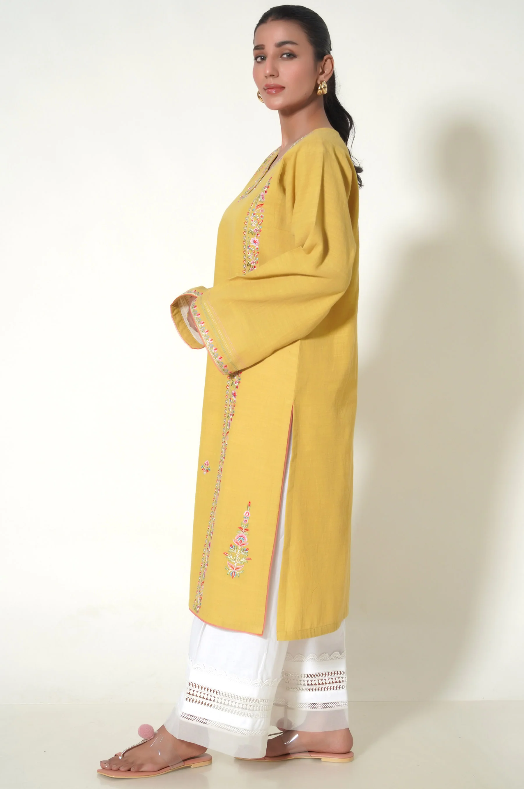 Unstitched 1 piece dyed khaddar shirt - Image 3
