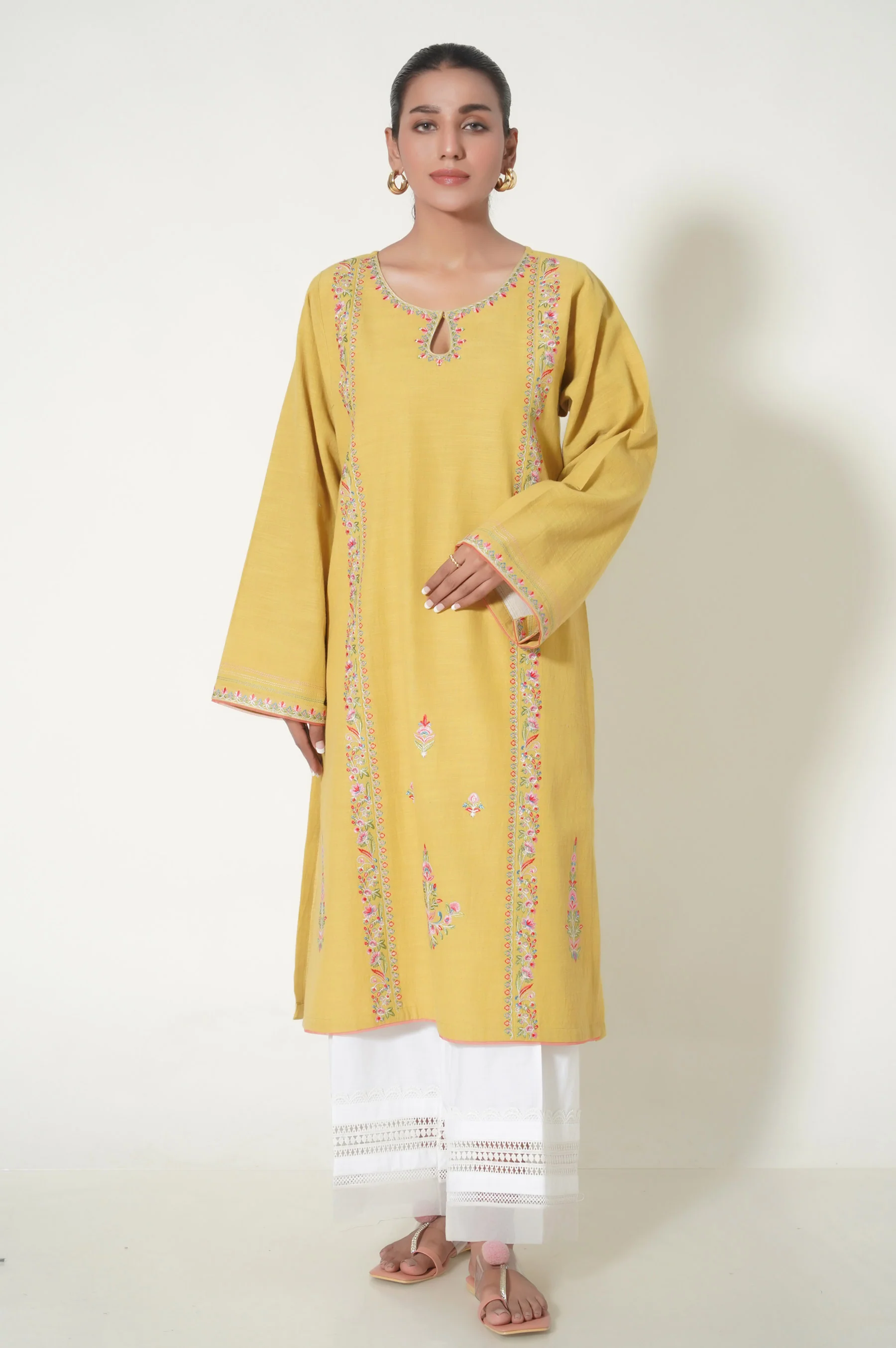 Unstitched 1 piece dyed khaddar shirt - Image 4