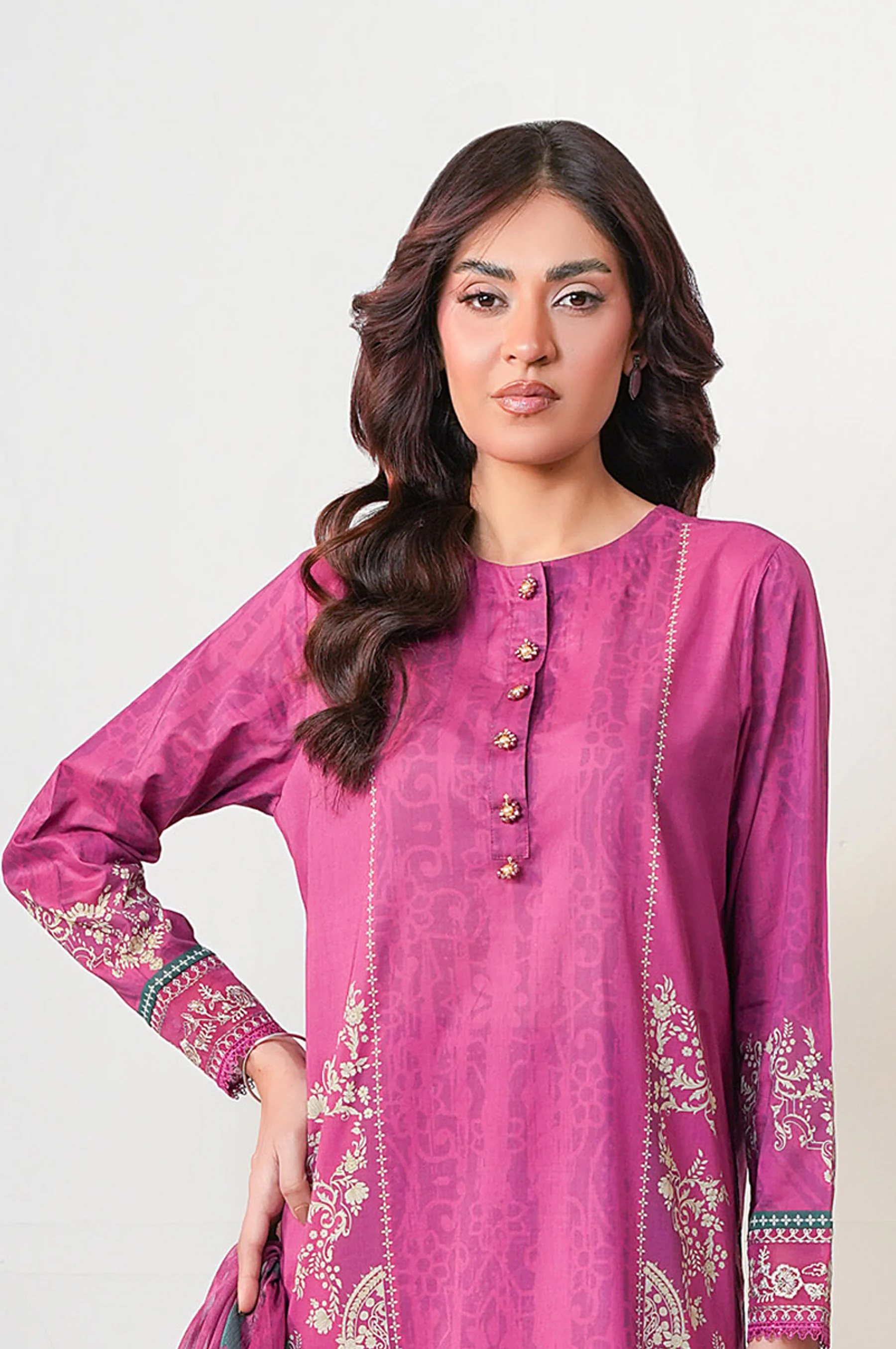 UNSTITCHED EMBROIDERED SUIT - Image 3