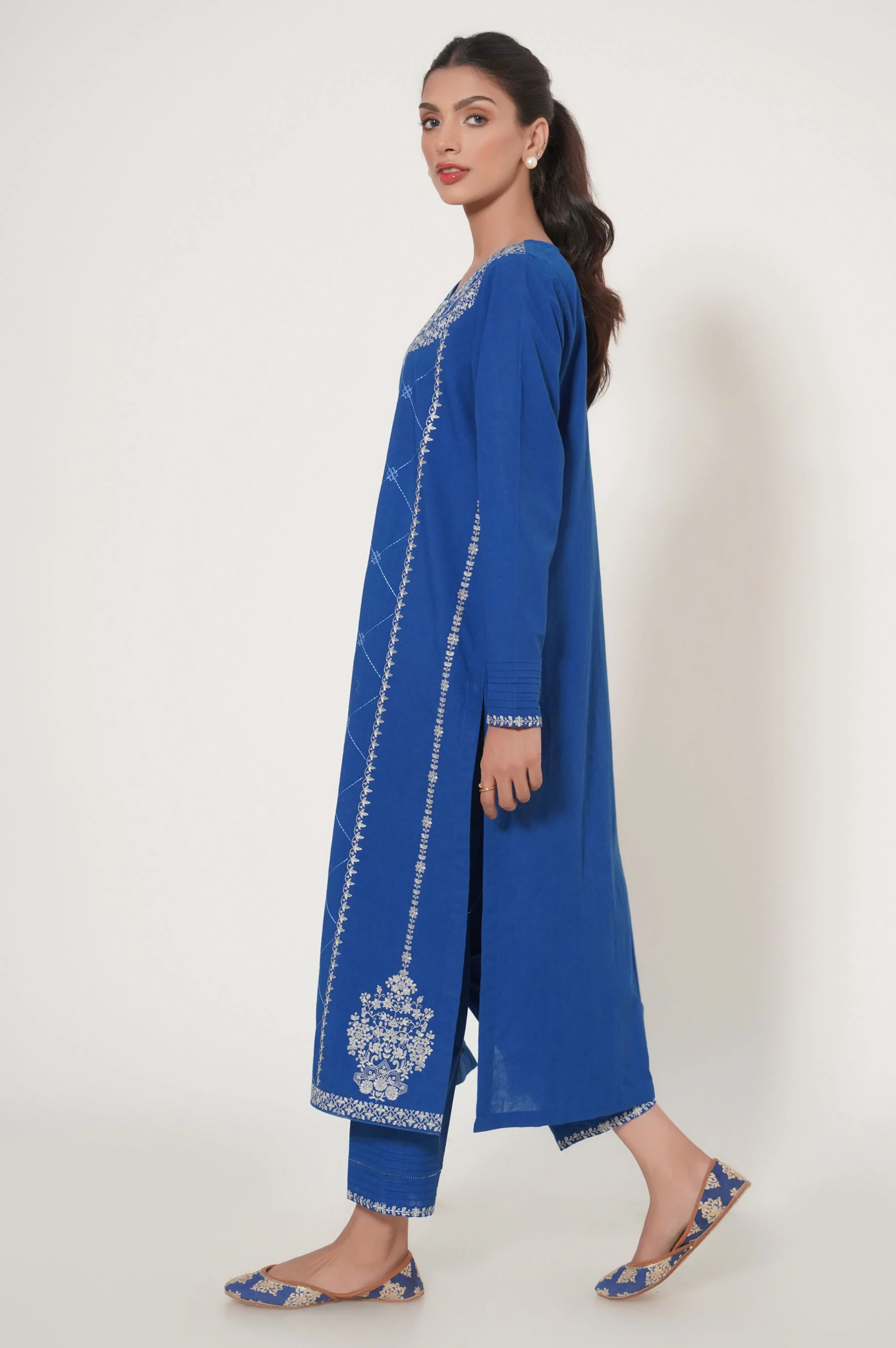 Unstitched 2 Piece Embroidered Slub Cambric Suit - Image 3