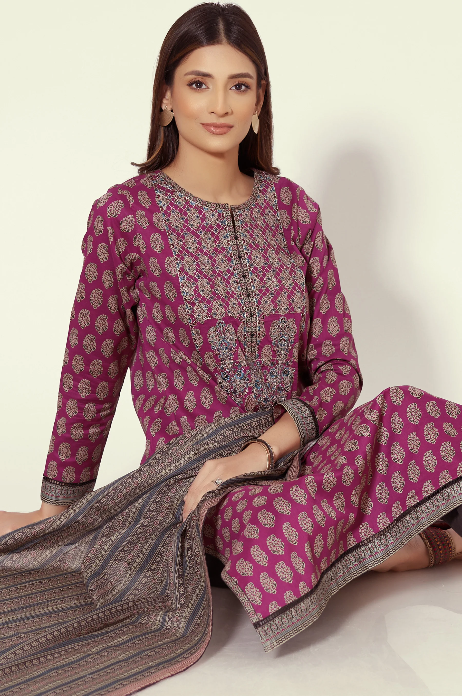 Unstitched 2 Piece Printed Lawn Suit - Image 4